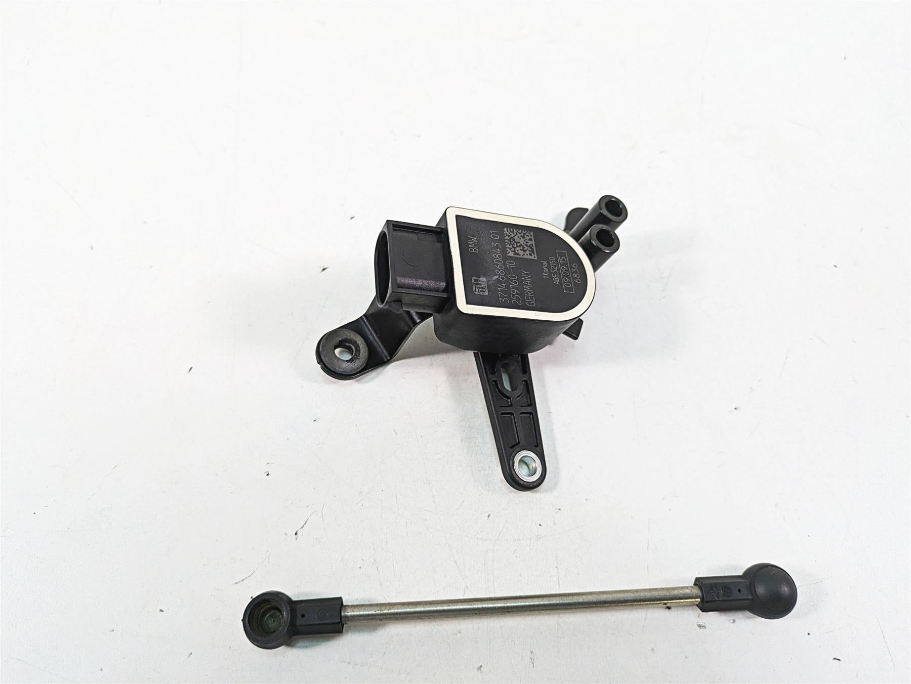 2016 BMW R1200R K53 Bike Leveling Height Tilt Sensor 37146860843 {{ shop.shopifyCountryName }} - Mototech271