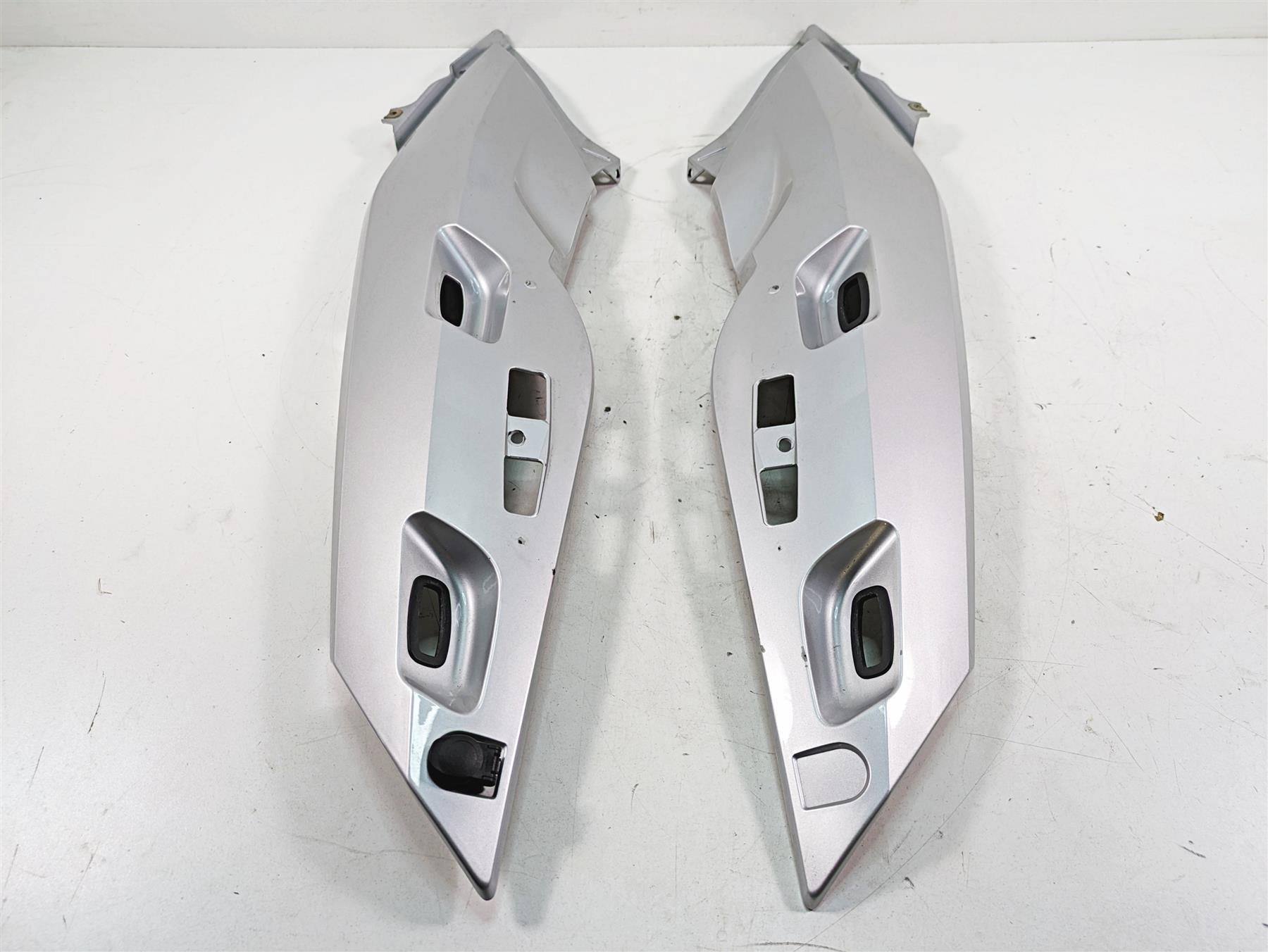 2007 BMW R1200RT K26 Tail Fairing Side Cover Set Titan Silver 46637681573 {{ shop.shopifyCountryName }} - Mototech271