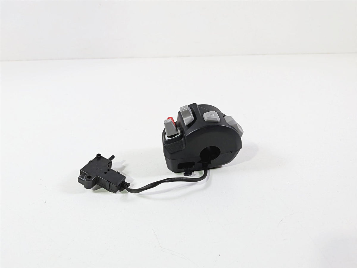 2022 Triumph Tiger 900 GT Pro Left Hand Light Cruise Control Switch T2044782 {{ shop.shopifyCountryName }} - Mototech271