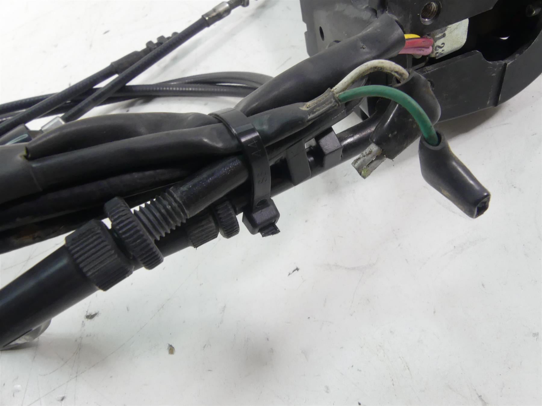 2012 Victory Cross Country Right Start Stop Control Switch & Throttle 4011357 {{ shop.shopifyCountryName }} - Mototech271