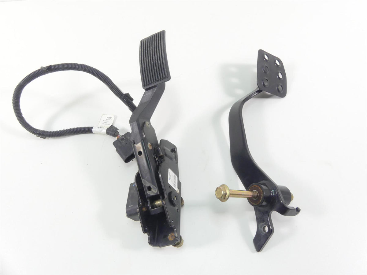 2018 Can Am Maverick X3 Turbo STD Brake Accelerate Foot Pedal Set 705601453 {{ shop.shopifyCountryName }} - Mototech271