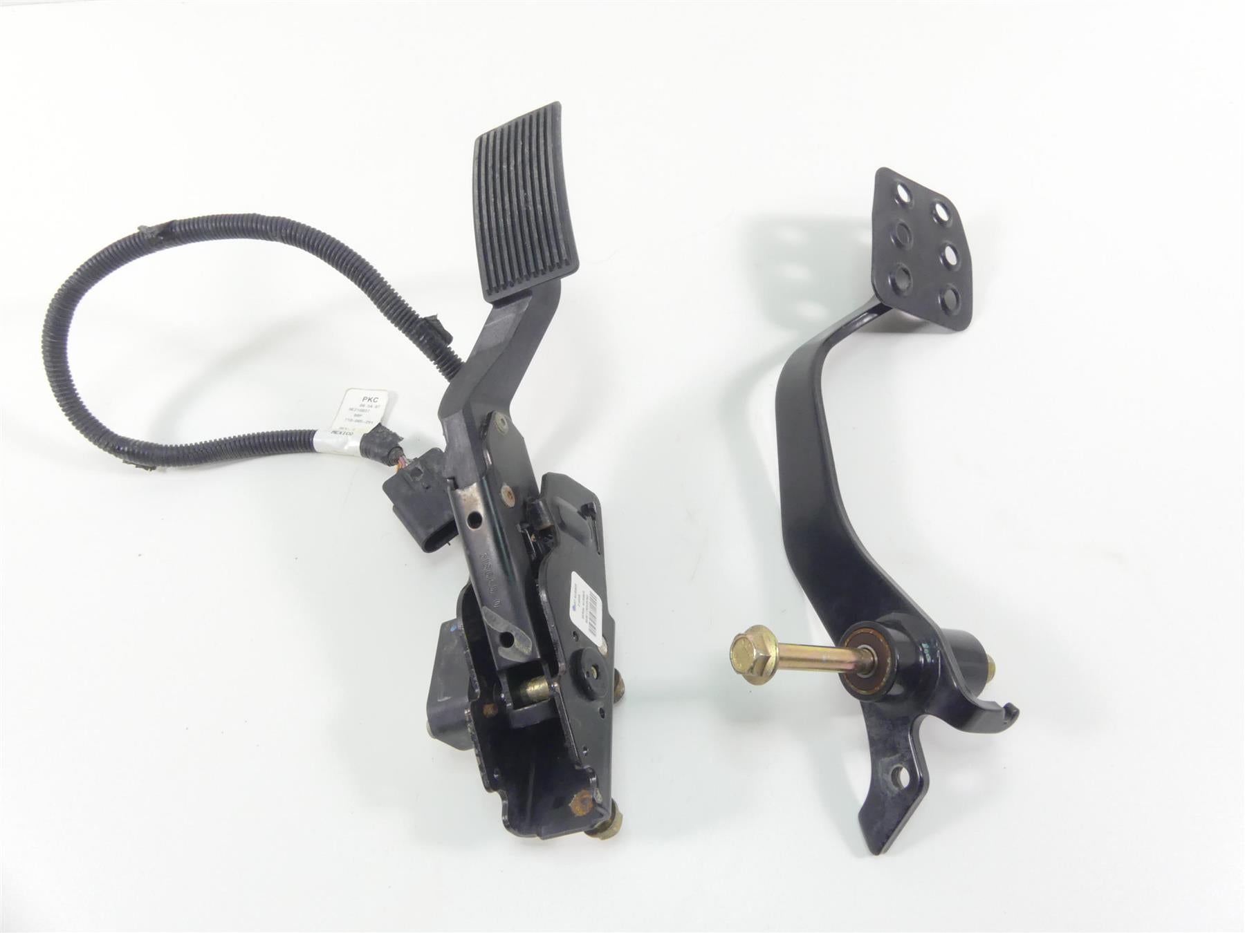 2018 Can Am Maverick X3 Turbo STD Brake Accelerate Foot Pedal Set 705601453 {{ shop.shopifyCountryName }} - Mototech271
