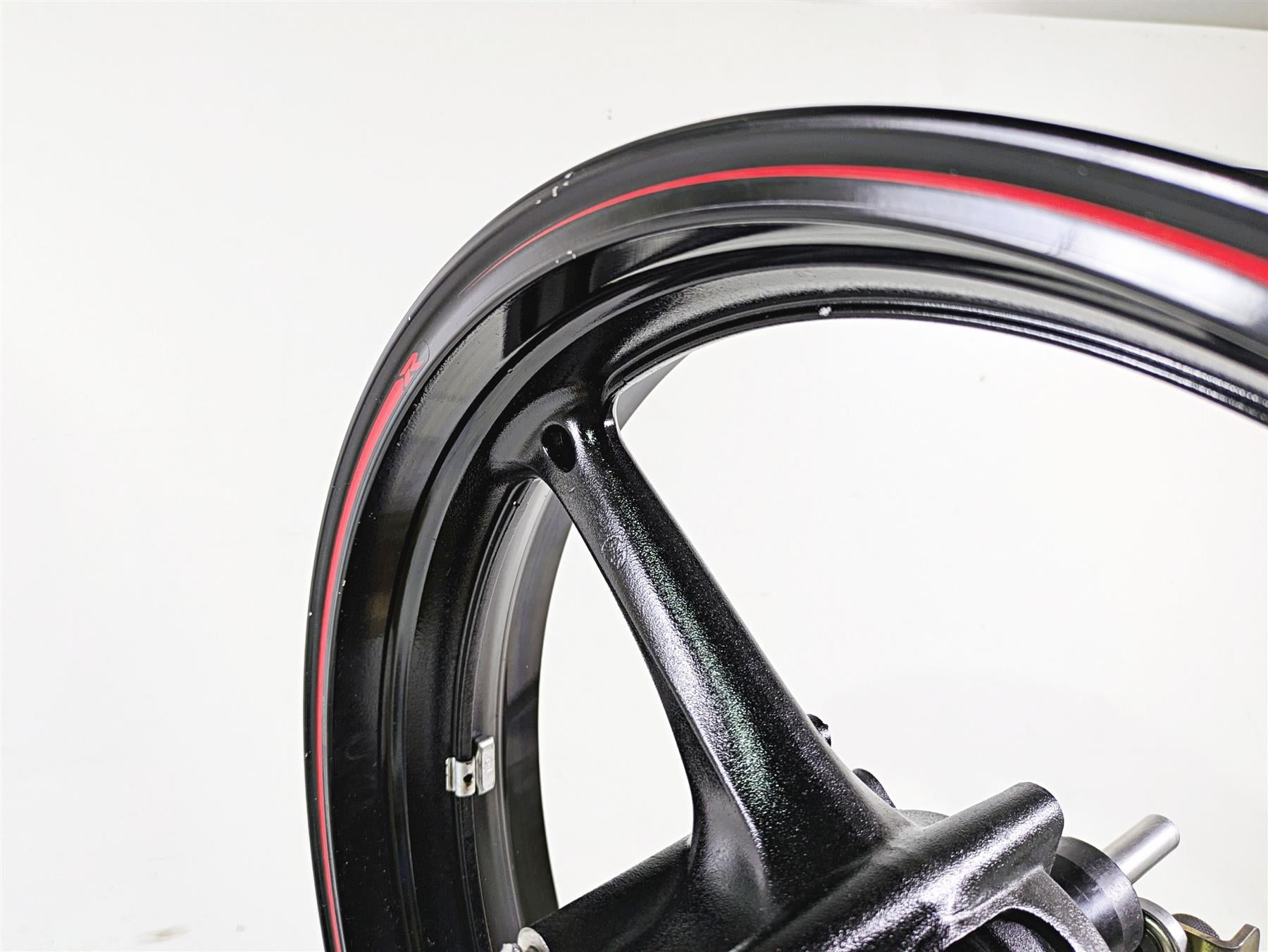 2016 Suzuki GSXR1000 Straight 17x3.5 Front Wheel Rim 54111-37H00-019 {{ shop.shopifyCountryName }} - Mototech271