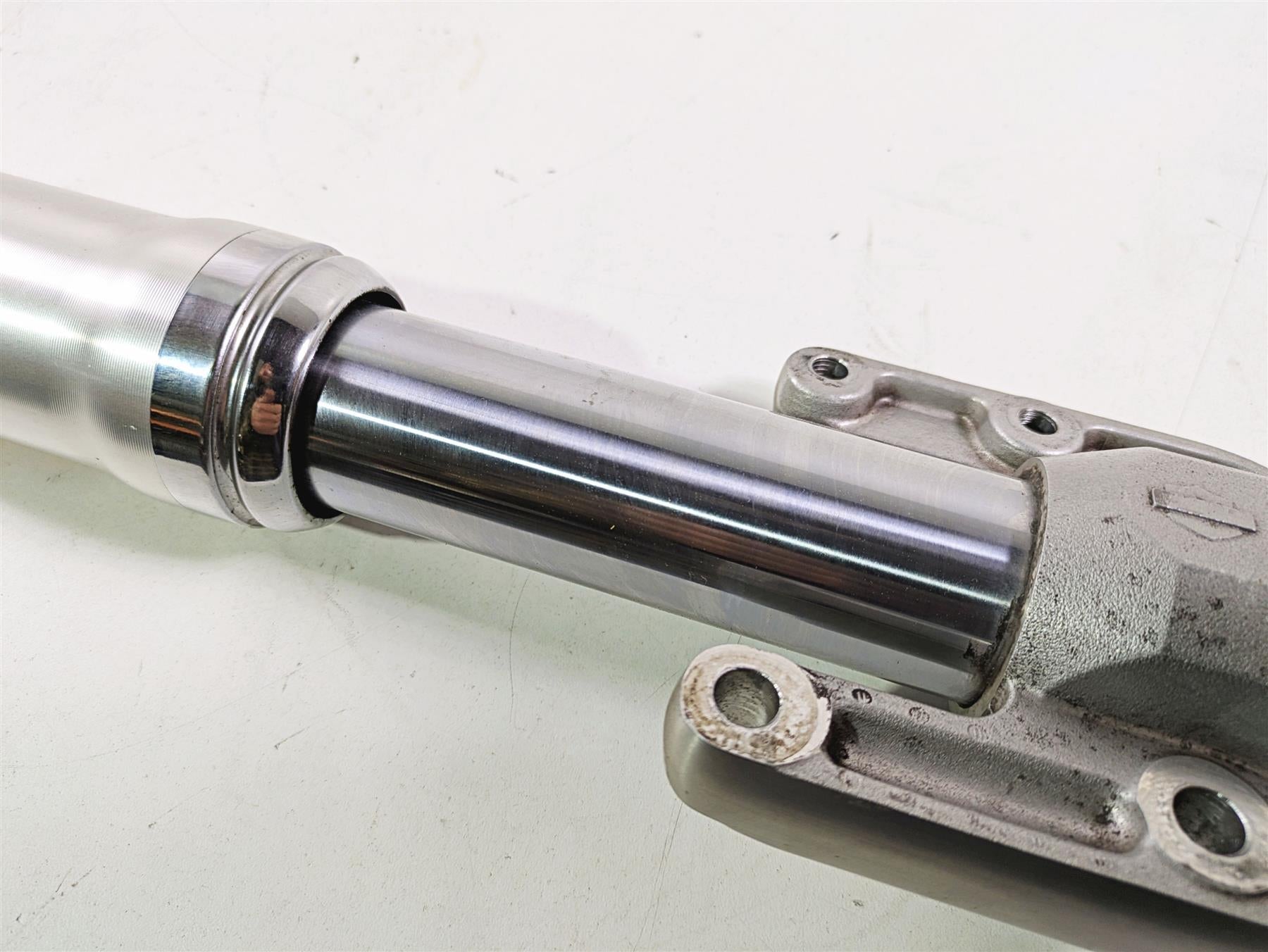 2013 Harley VRSCF Muscle Rod Showa Straight Left Front Fork Suspension 48700-09 {{ shop.shopifyCountryName }} - Mototech271