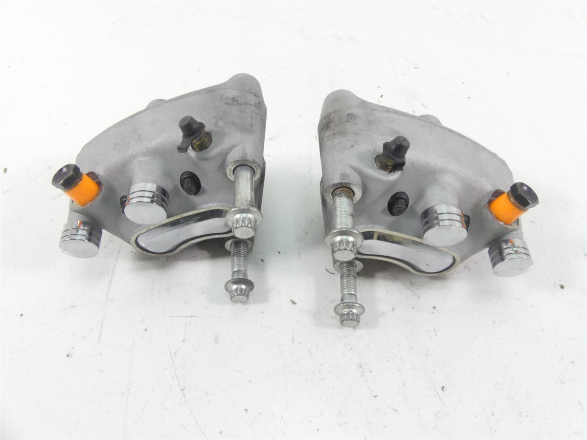 2005 Harley Touring CVO FLHTCSE Electra Glide Front Brake Caliper Set 44382-99C {{ shop.shopifyCountryName }} - Mototech271