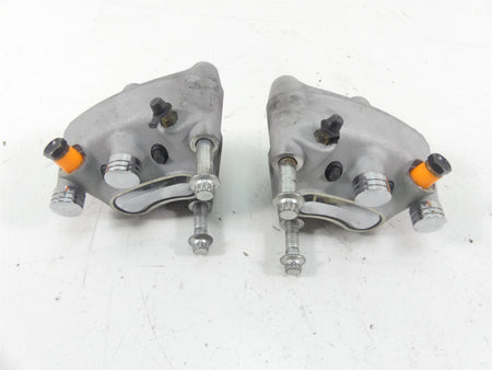 2005 Harley Touring CVO FLHTCSE Electra Glide Front Brake Caliper Set 44382-99C {{ shop.shopifyCountryName }} - Mototech271