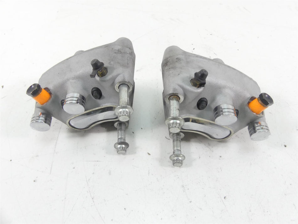 2005 Harley Touring CVO FLHTCSE Electra Glide Front Brake Caliper Set 44382-99C {{ shop.shopifyCountryName }} - Mototech271