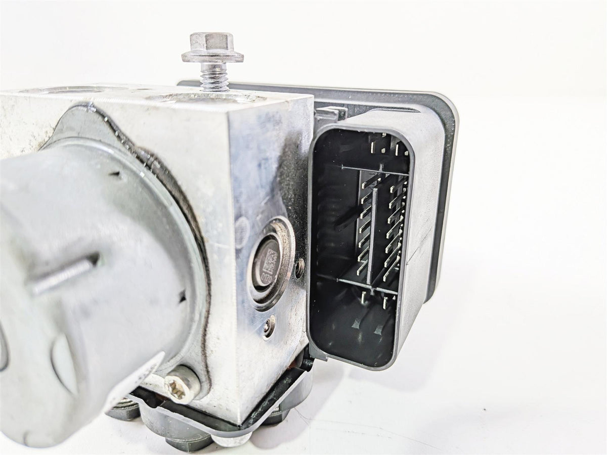 2022 Triumph Tiger 900 GT Pro Abs Brake Pump Unit Module T2029921 T2029920 {{ shop.shopifyCountryName }} - Mototech271