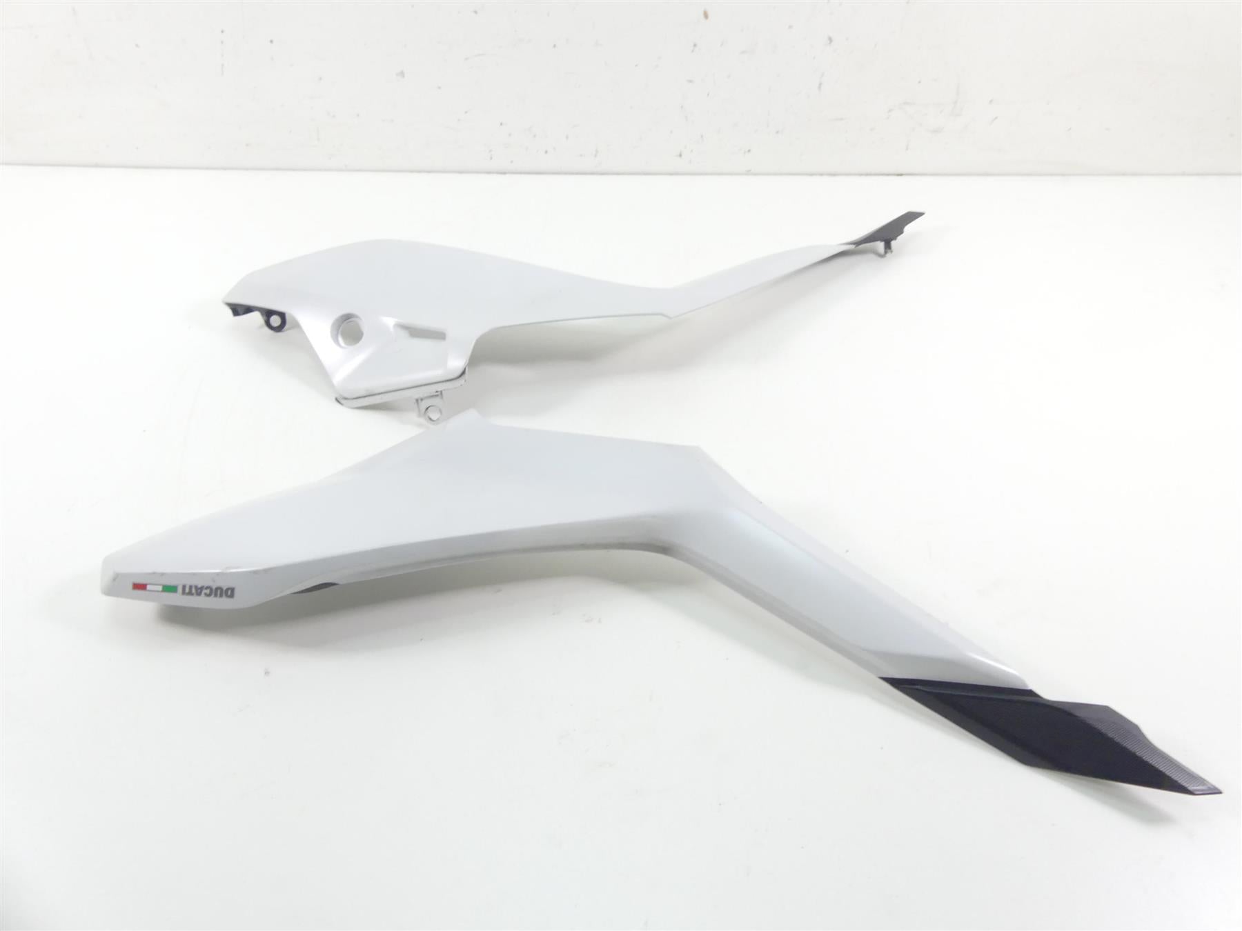2017 Ducati 939 S Supersport Tail Side Cover Fairing Set 48236771A 48236781A {{ shop.shopifyCountryName }} - Mototech271