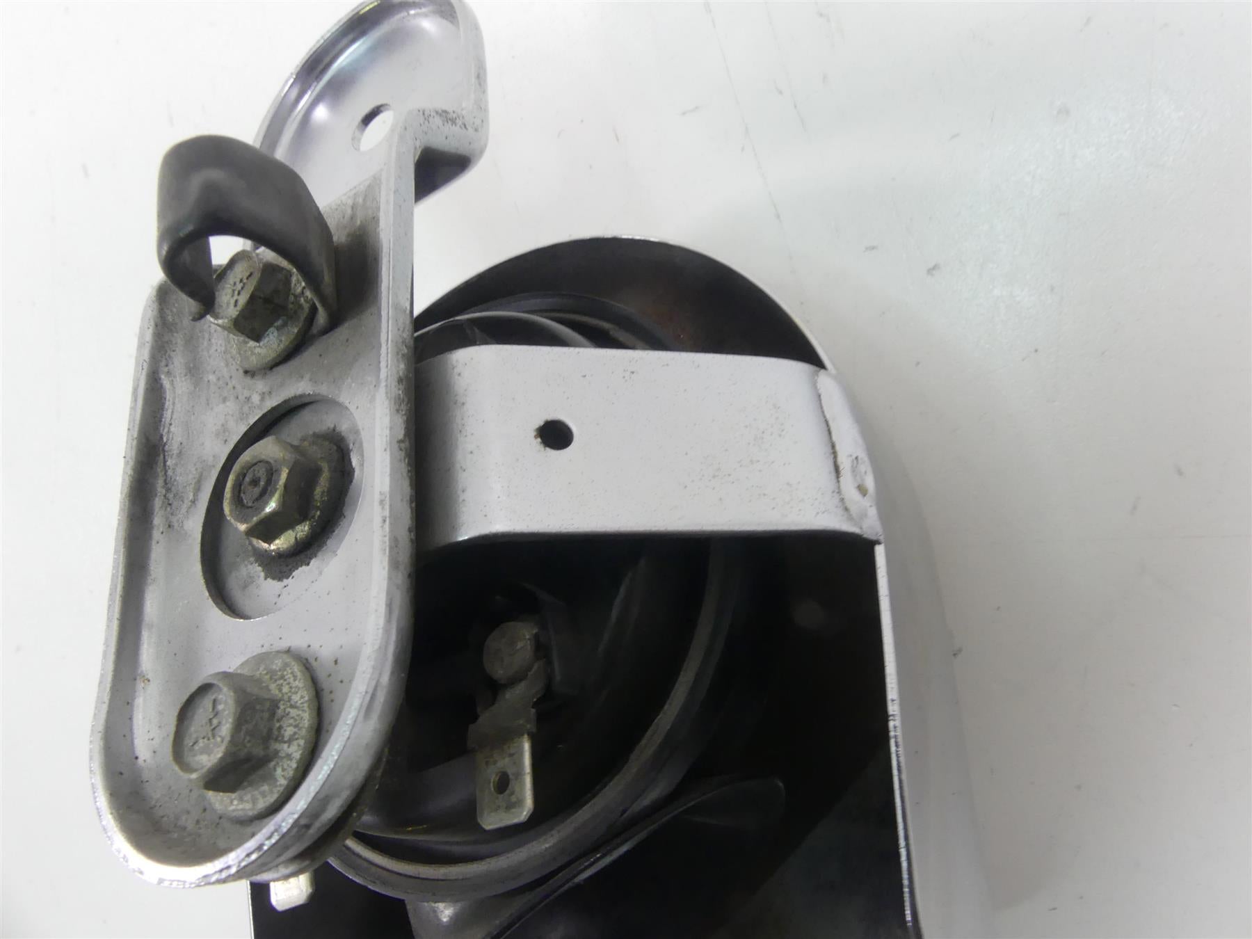 2003 Harley Dyna 100TH FXDL Low Rider Horn & Chrome Cover 61300478A {{ shop.shopifyCountryName }} - Mototech271