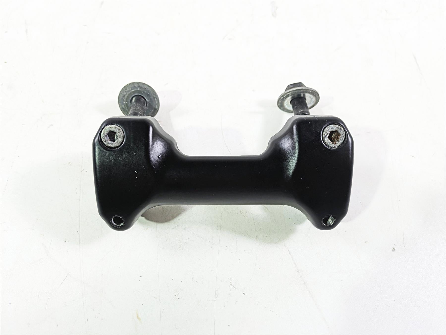 2018 Indian Chieftain Limited Handlebar Riser Holder Set 5139656 {{ shop.shopifyCountryName }} - Mototech271