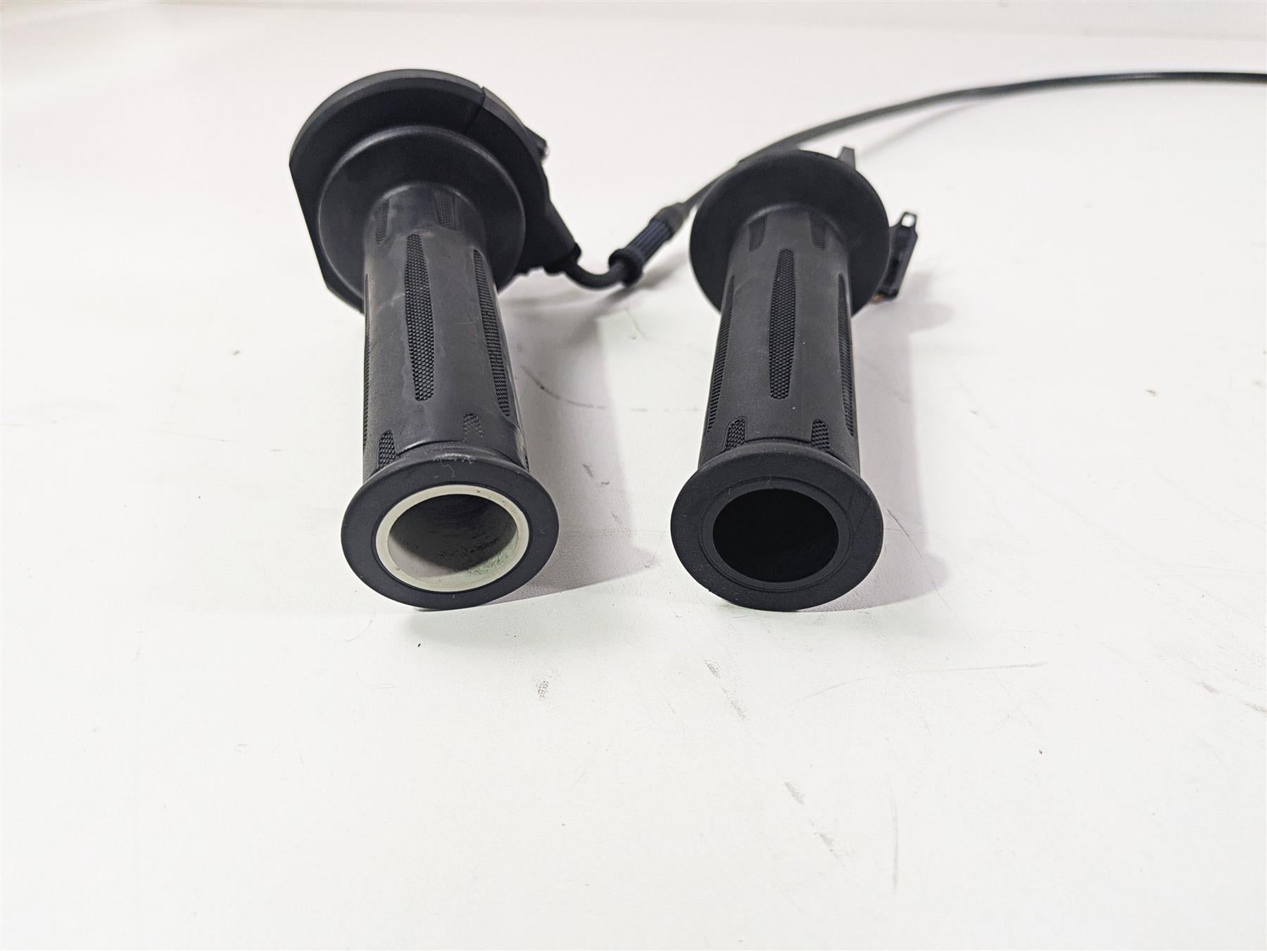 2010 BMW R1200GS K25 Heated Hand Grip Set 61317727067 61317695470 {{ shop.shopifyCountryName }} - Mototech271