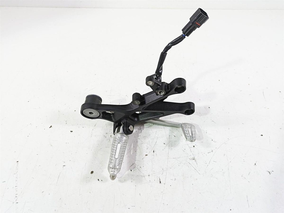 2023 Triumph Street Triple 765 RS Right Rider Footpeg & Brake Pedal T2082484 {{ shop.shopifyCountryName }} - Mototech271