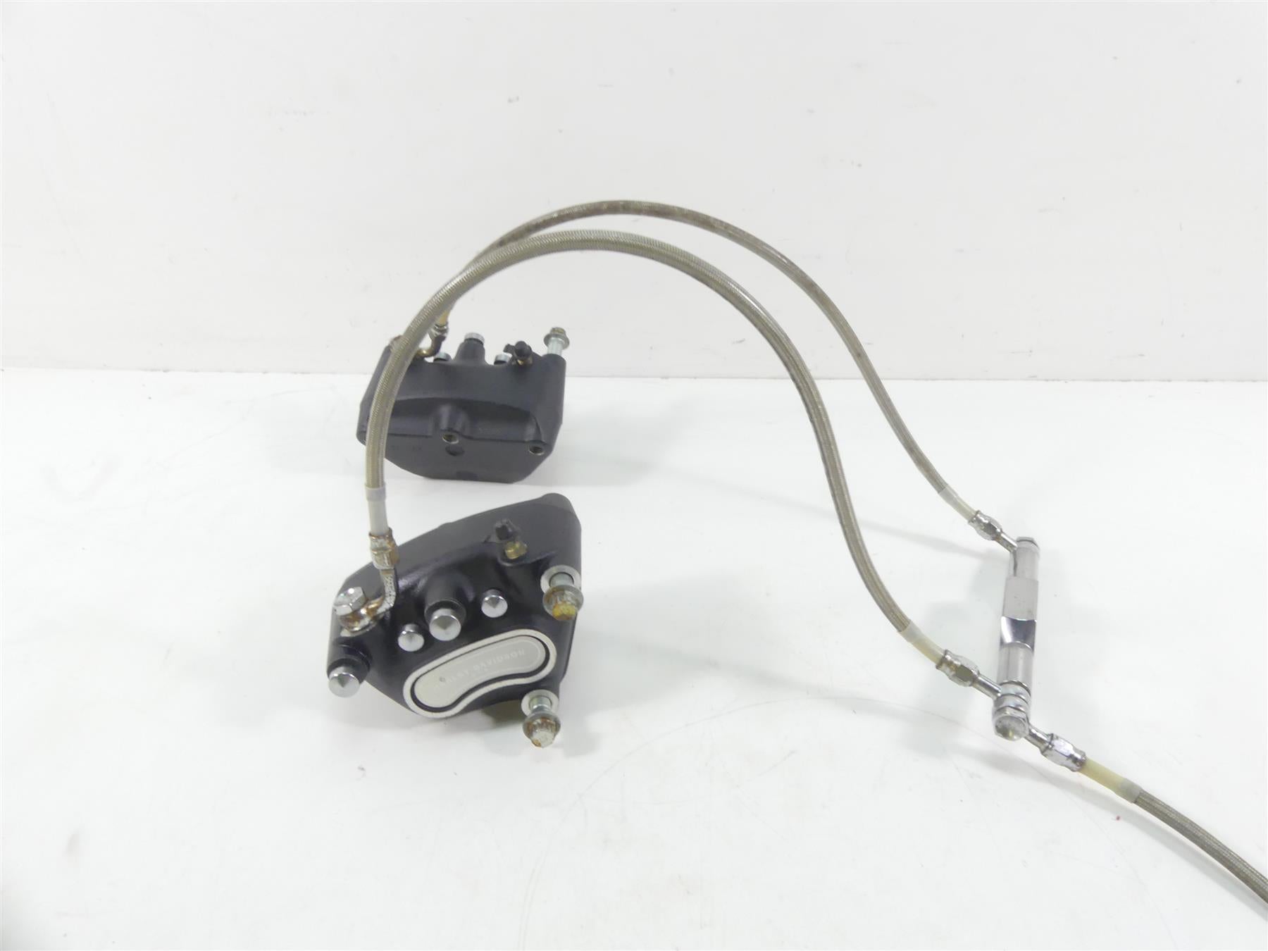 2001 Harley Touring FLHRCI Road King Front Brake Caliper Set 44023-00C 44046-00D {{ shop.shopifyCountryName }} - Mototech271