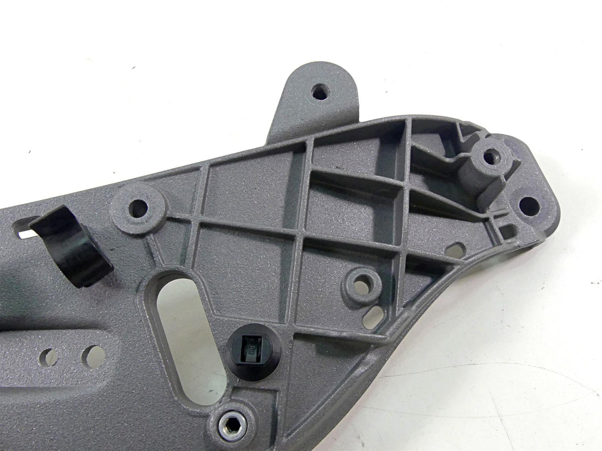 2014 BMW R1200GS K50 Front Right Panel Carrier Stay Bracket - Read 46638528674 {{ shop.shopifyCountryName }} - Mototech271