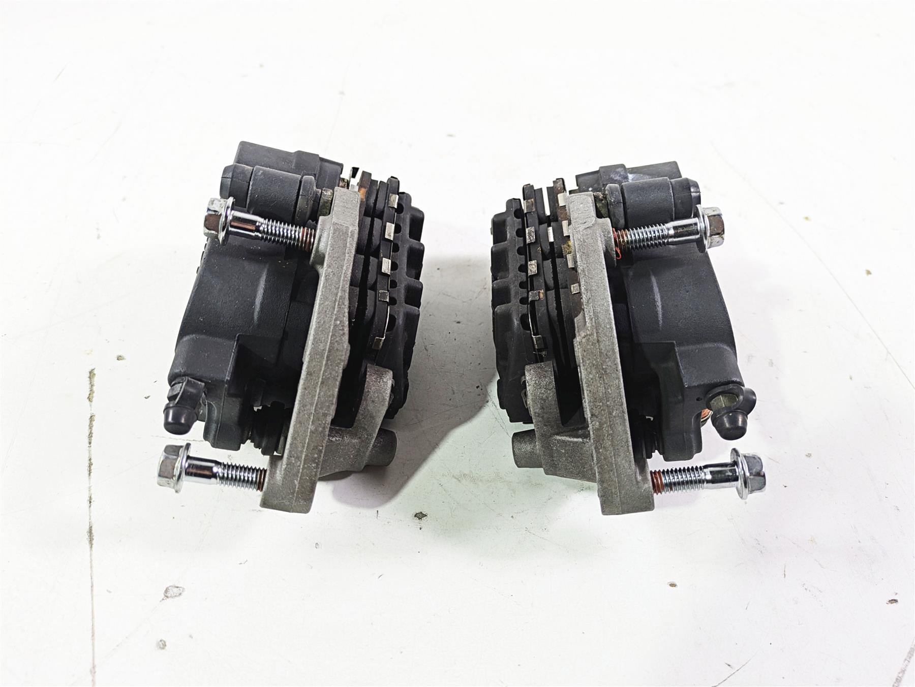 2002 Honda V-Twin VTX1800 C Nissin Front Brake Caliper Set 45150-MCH-006 {{ shop.shopifyCountryName }} - Mototech271