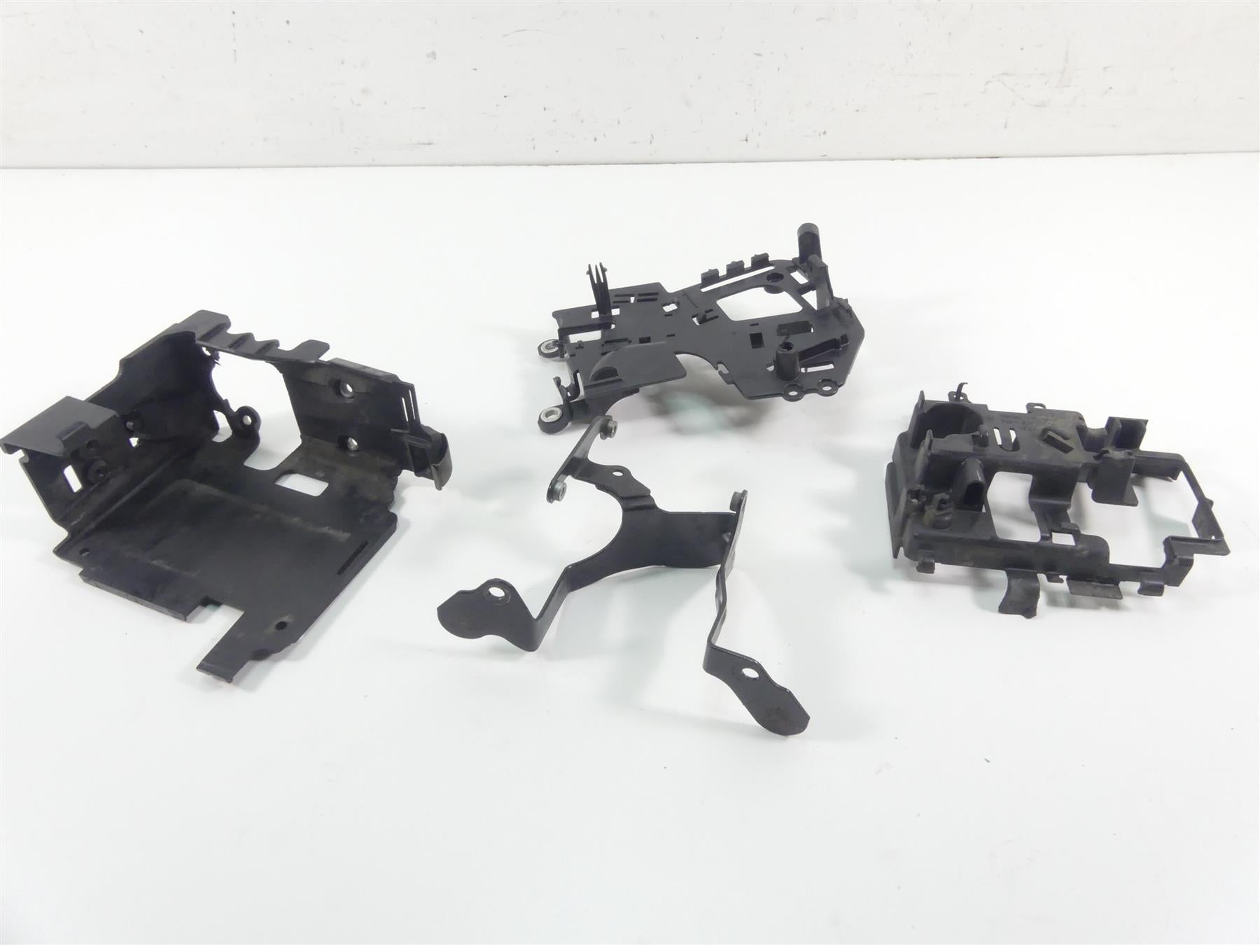 2019 Harley Softail FLSB Sport Glide Electrical Carrier Plastic Set 69201632 {{ shop.shopifyCountryName }} - Mototech271