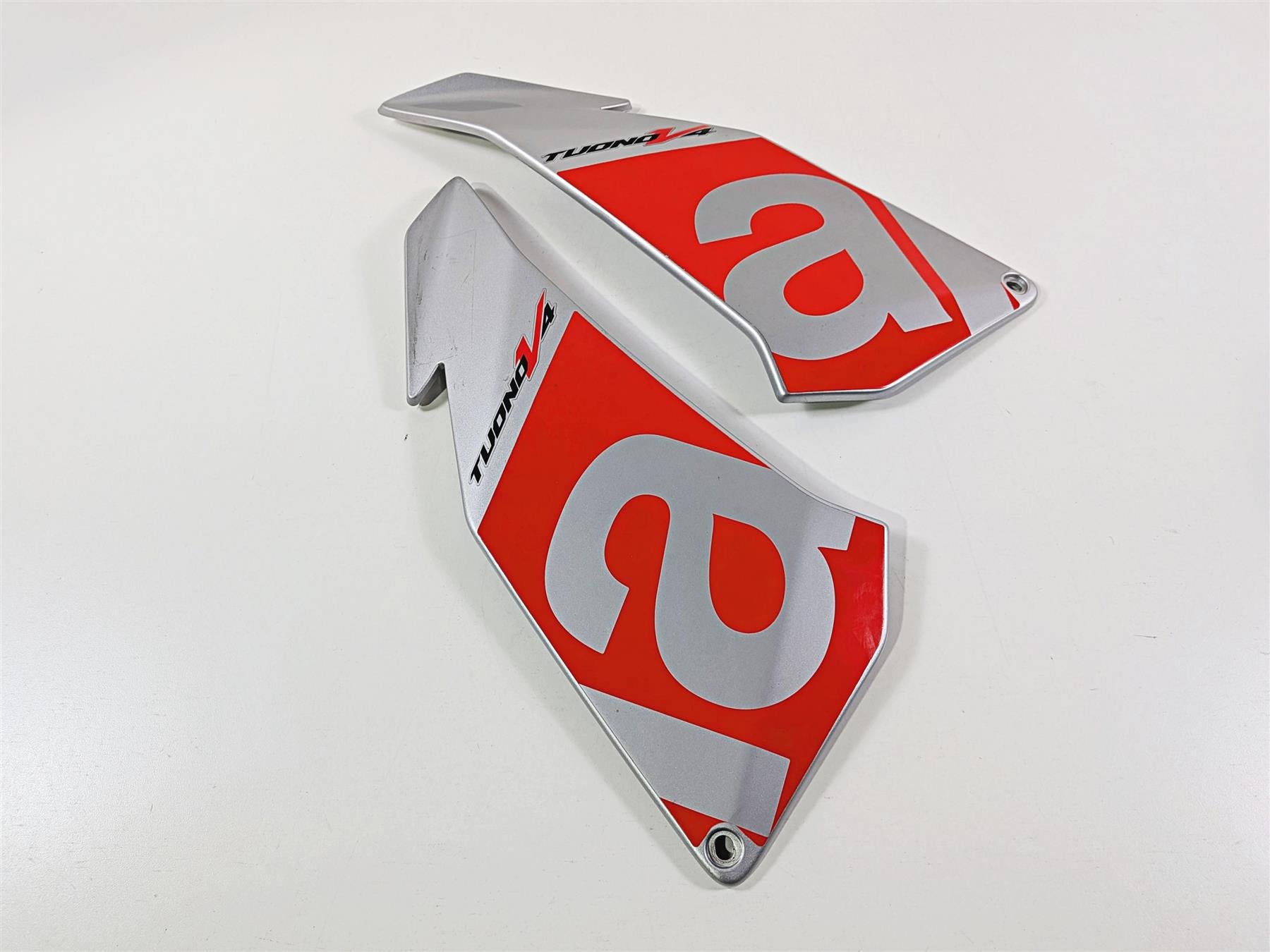 2016 Aprilia RSV 1100 Tuono V4 Factory Side Panel Fairing Cover Set 2H000884000 {{ shop.shopifyCountryName }} - Mototech271
