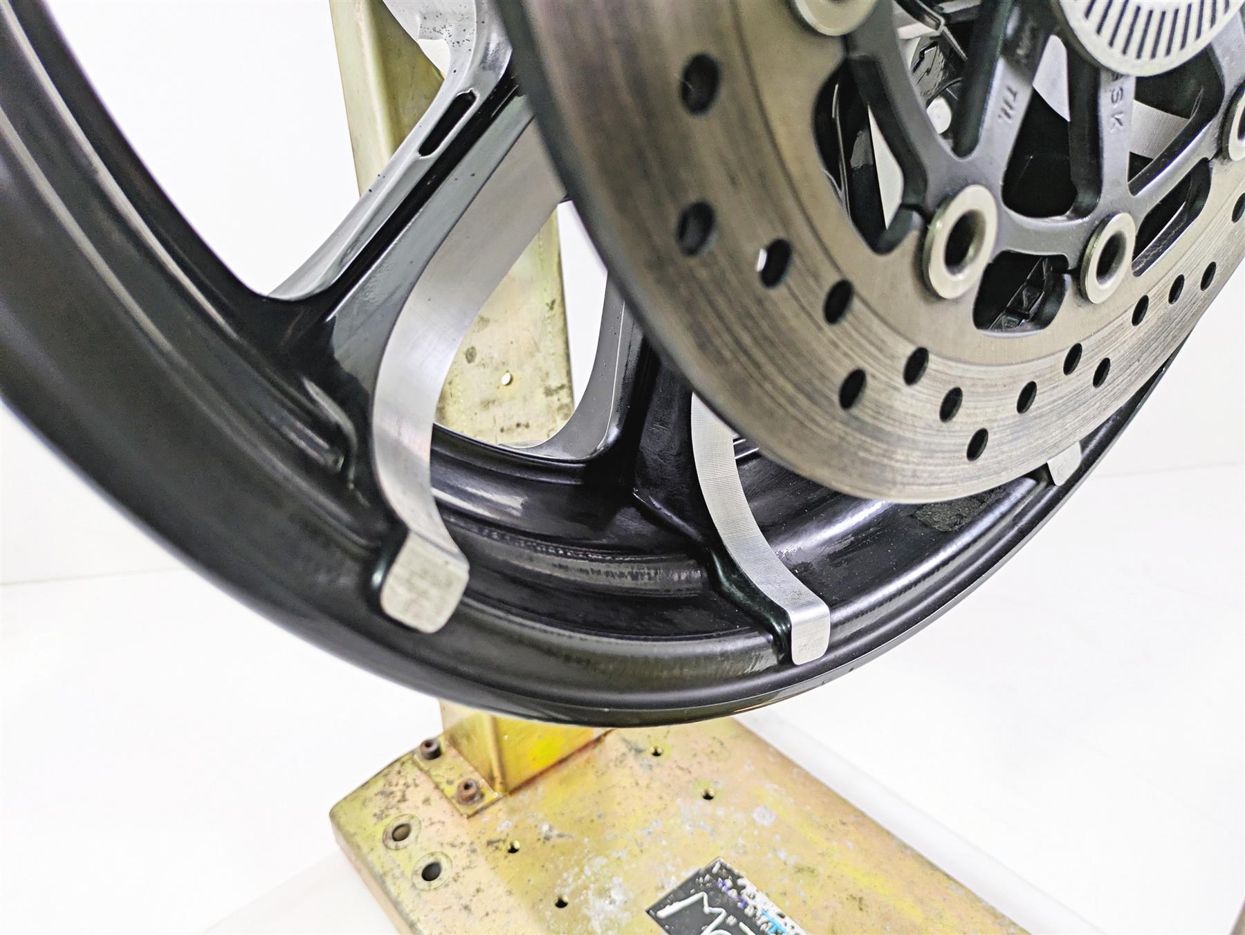 2017 Indian Chieftain Limited Straight Rear Wheel Rim 16x5 1523060 {{ shop.shopifyCountryName }} - Mototech271