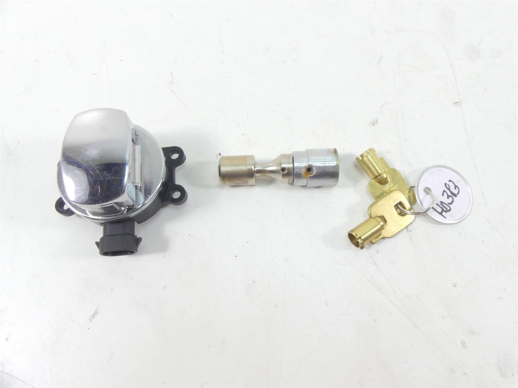 2015 Harley FLS Softail Slim Ignition Switch Key Steering Lock Set 71400076 {{ shop.shopifyCountryName }} - Mototech271