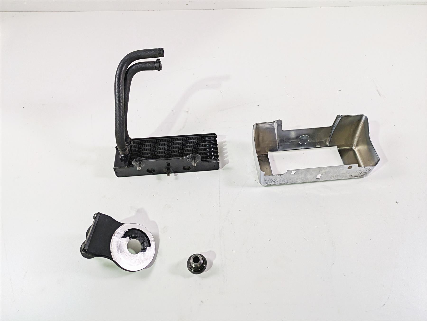 2007 Harley Touring FLHRSE CVO Road King Oil Cooler + Adapter & Cover 63068-07 {{ shop.shopifyCountryName }} - Mototech271