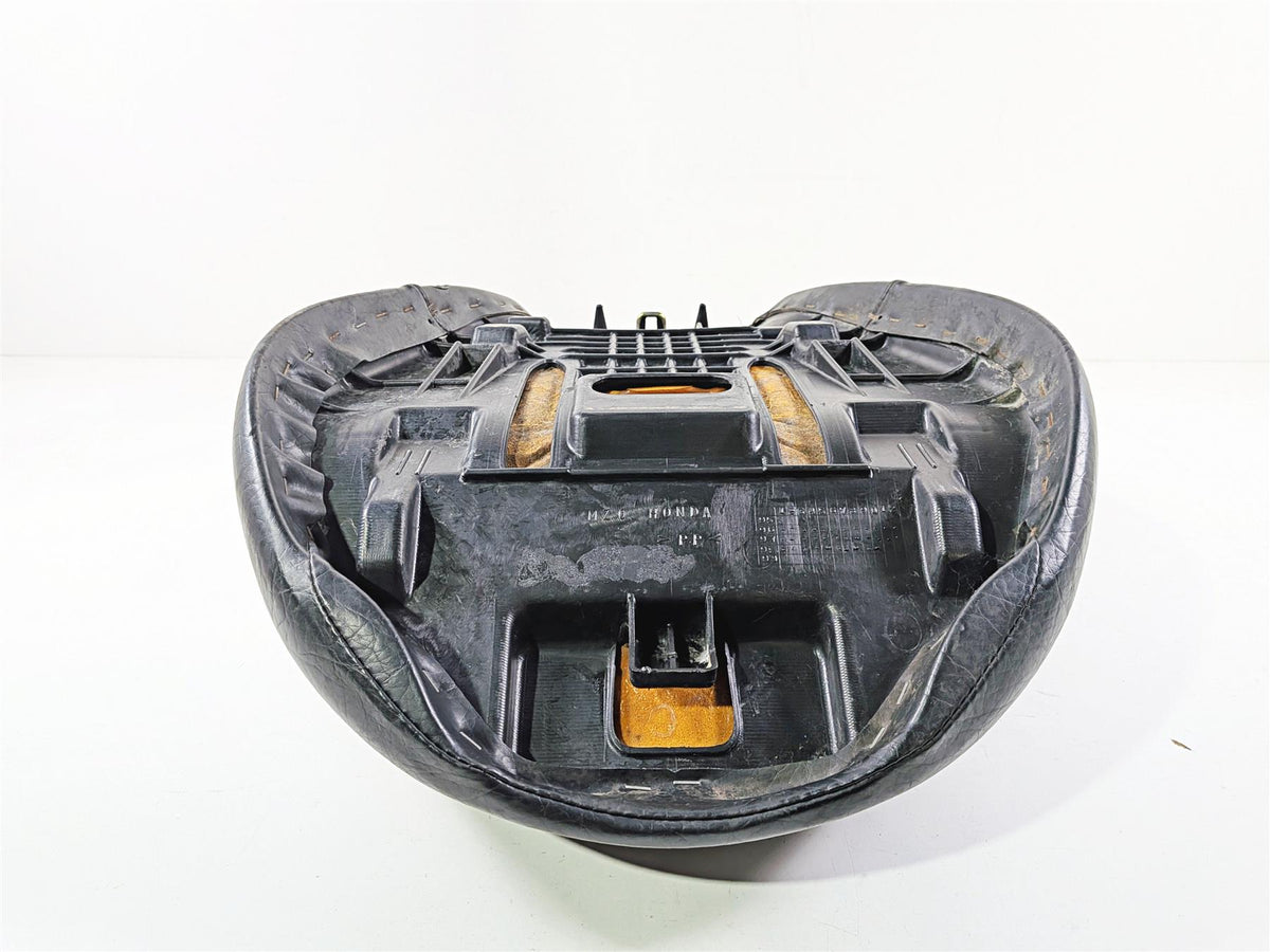 1997 Honda GL1500 CA Valkyrie Front Rider Seat Saddle 77200-MZ0-000-Mototech271