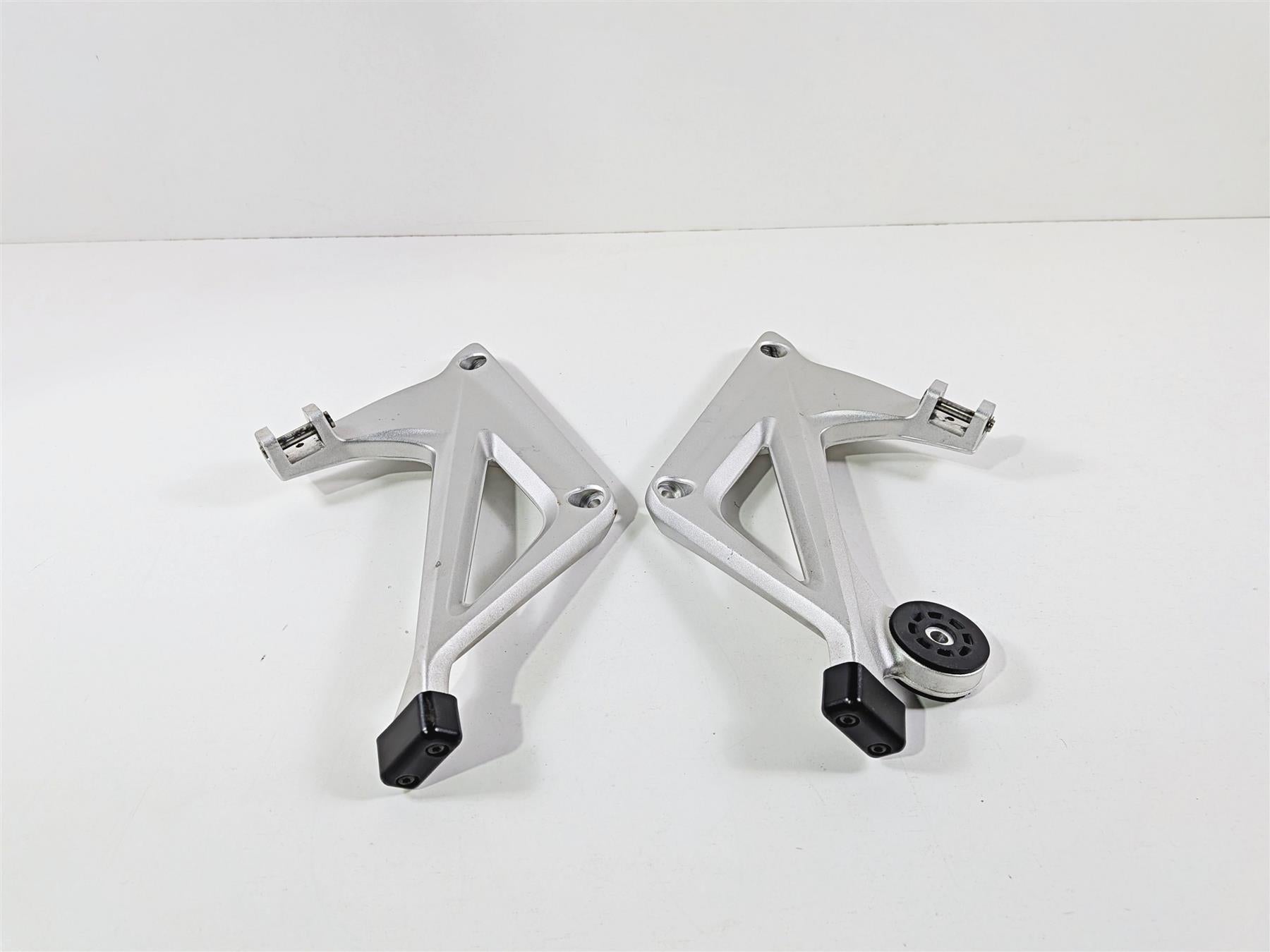 2023 BMW R1250RT RTP K52 Rear Foot Peg Rest Mount Set 46718534789 46718534790 {{ shop.shopifyCountryName }} - Mototech271