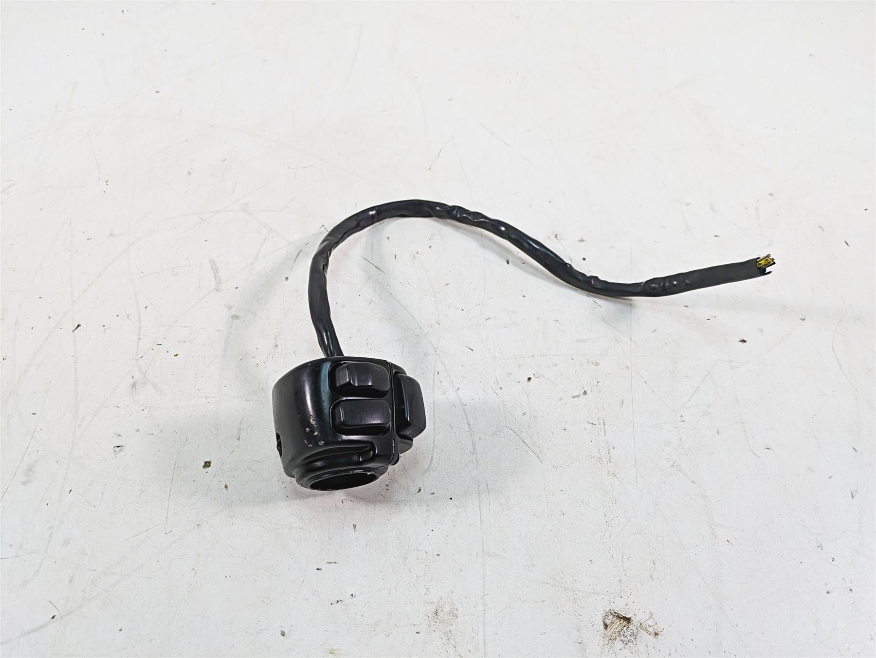 2013 Harley Softail FLSTFB Fat Boy Lo Left Hand Control Switch - Read 72953-12A {{ shop.shopifyCountryName }} - Mototech271
