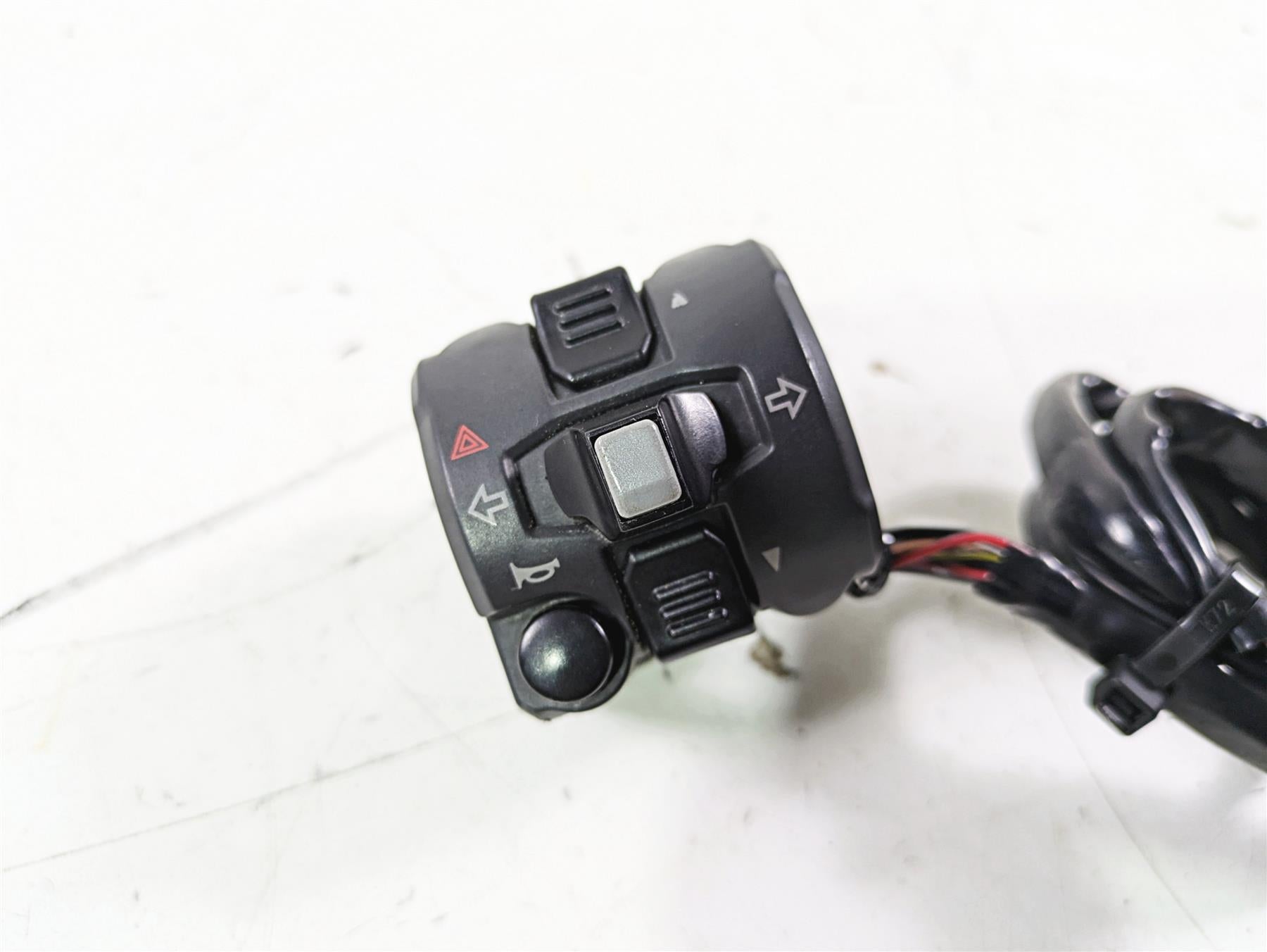 2015 Ducati Panigale 1299 S Left Hand Light Control Switch 65110132A {{ shop.shopifyCountryName }} - Mototech271