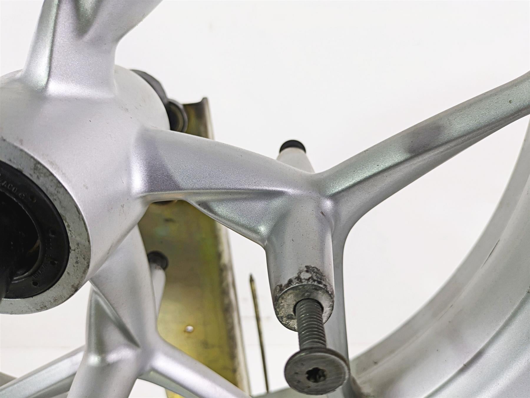 2009 BMW R1200RT K26 17x3.5 Front Wheel Rim - Runout 36317696159 {{ shop.shopifyCountryName }} - Mototech271