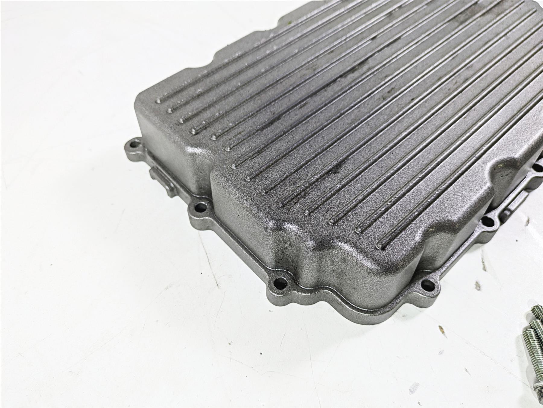2010 Harley VRSCF Muscle Rod Oil Pan Engine Bottom Cover 26104-01K {{ shop.shopifyCountryName }} - Mototech271