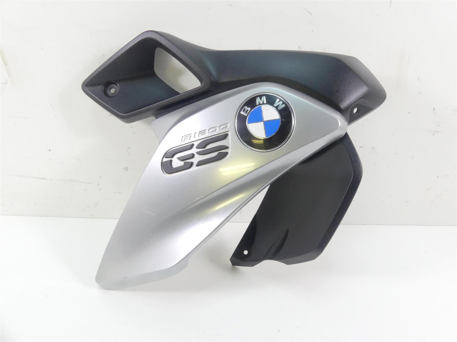 2013 BMW R1200GS GSW K50 Left Side Fuel Tank Grill Cover Fairing 46638533659 {{ shop.shopifyCountryName }} - Mototech271