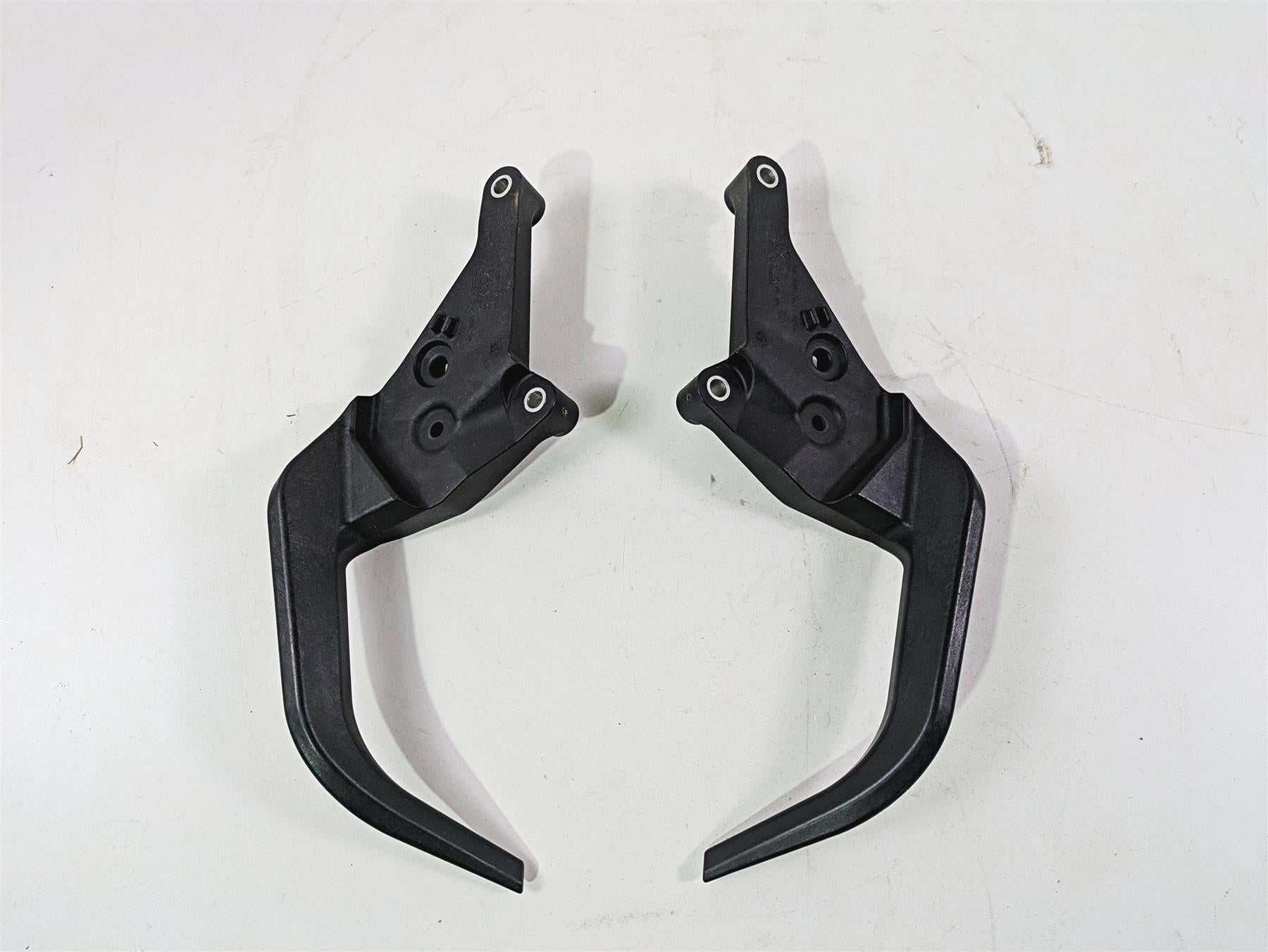 2020 KTM 1290 Super Adventure R Passenger Grab Handle Set 6031200920030 {{ shop.shopifyCountryName }} - Mototech271