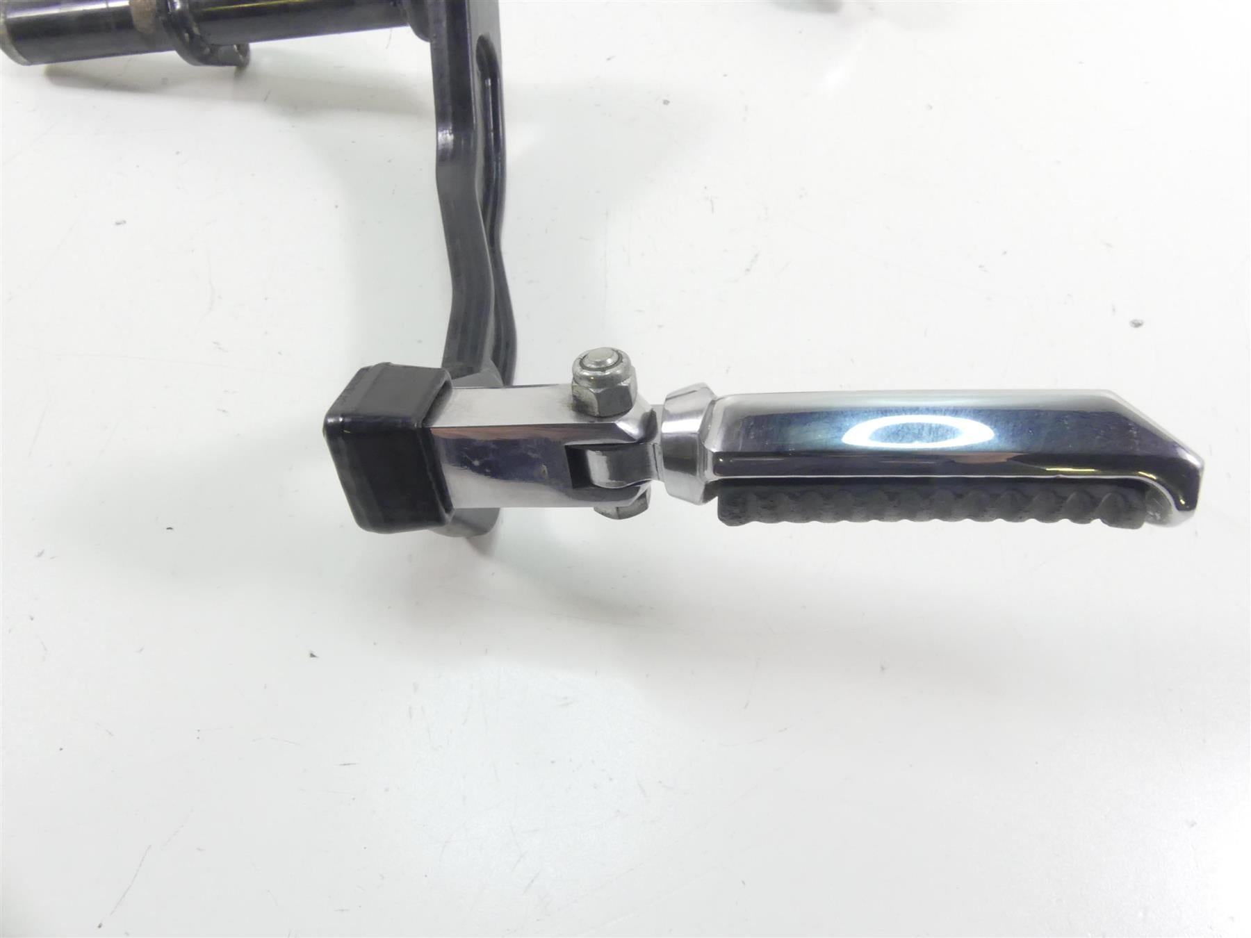 2005 Harley Dyna FXDLI Low Rider Rear Chrome Footpeg Set & Mounts 49165-02 {{ shop.shopifyCountryName }} - Mototech271