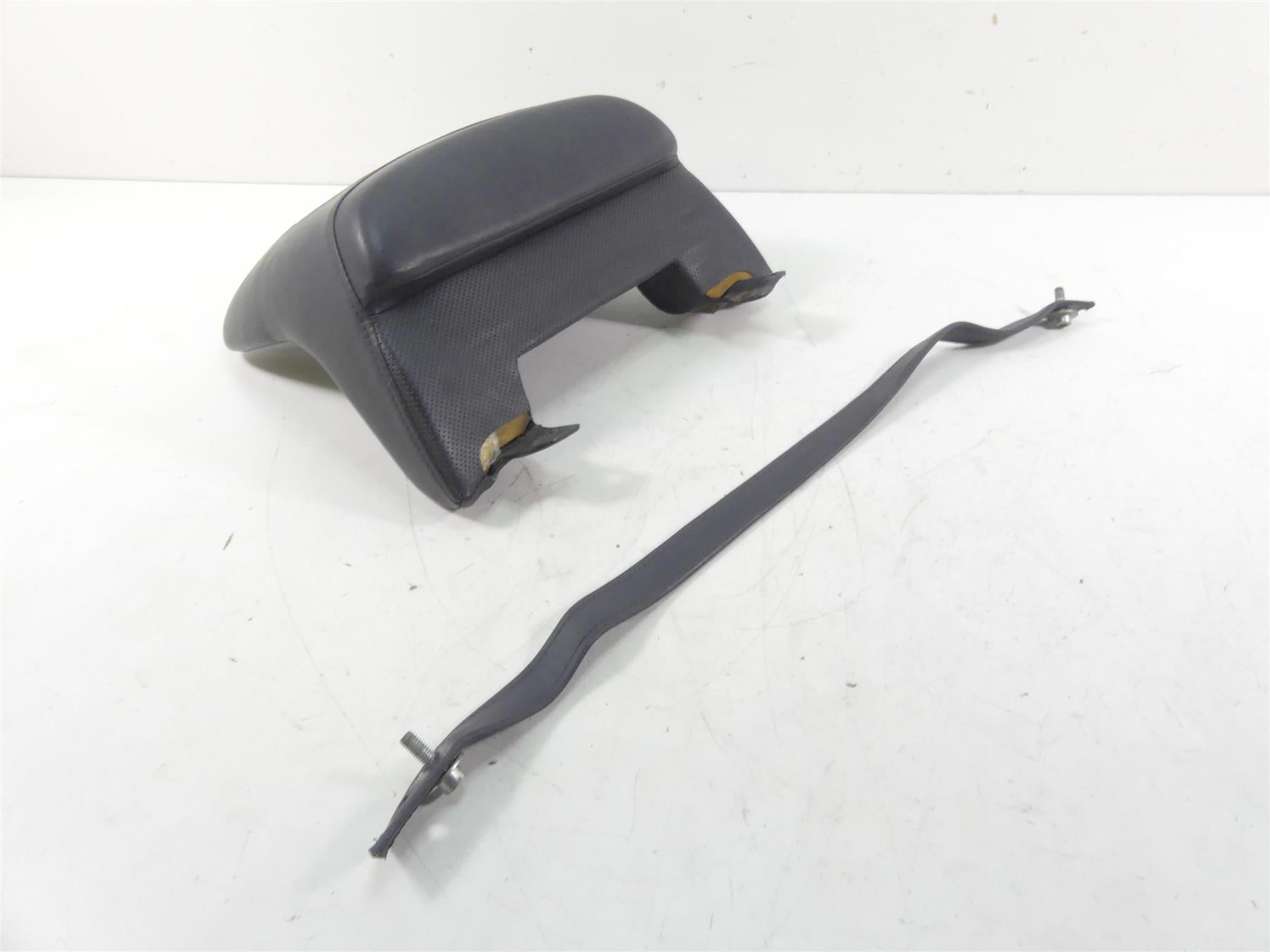 2011 Harley VRSCF Muscle Rod Rear Passenger Seat Saddle Pillion -Read 52438-09 {{ shop.shopifyCountryName }} - Mototech271