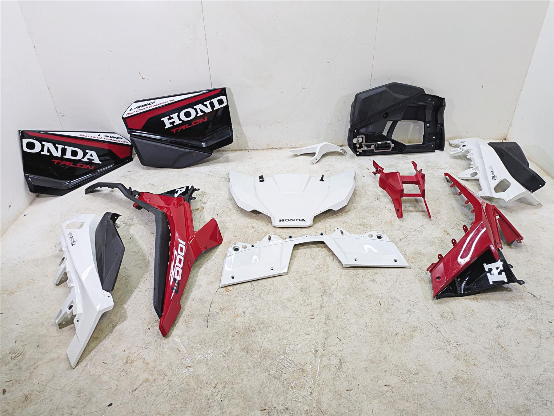 2023 Honda Talon SXS1000 S2R Colored Outer Cover Hood Set 61305-HL6
