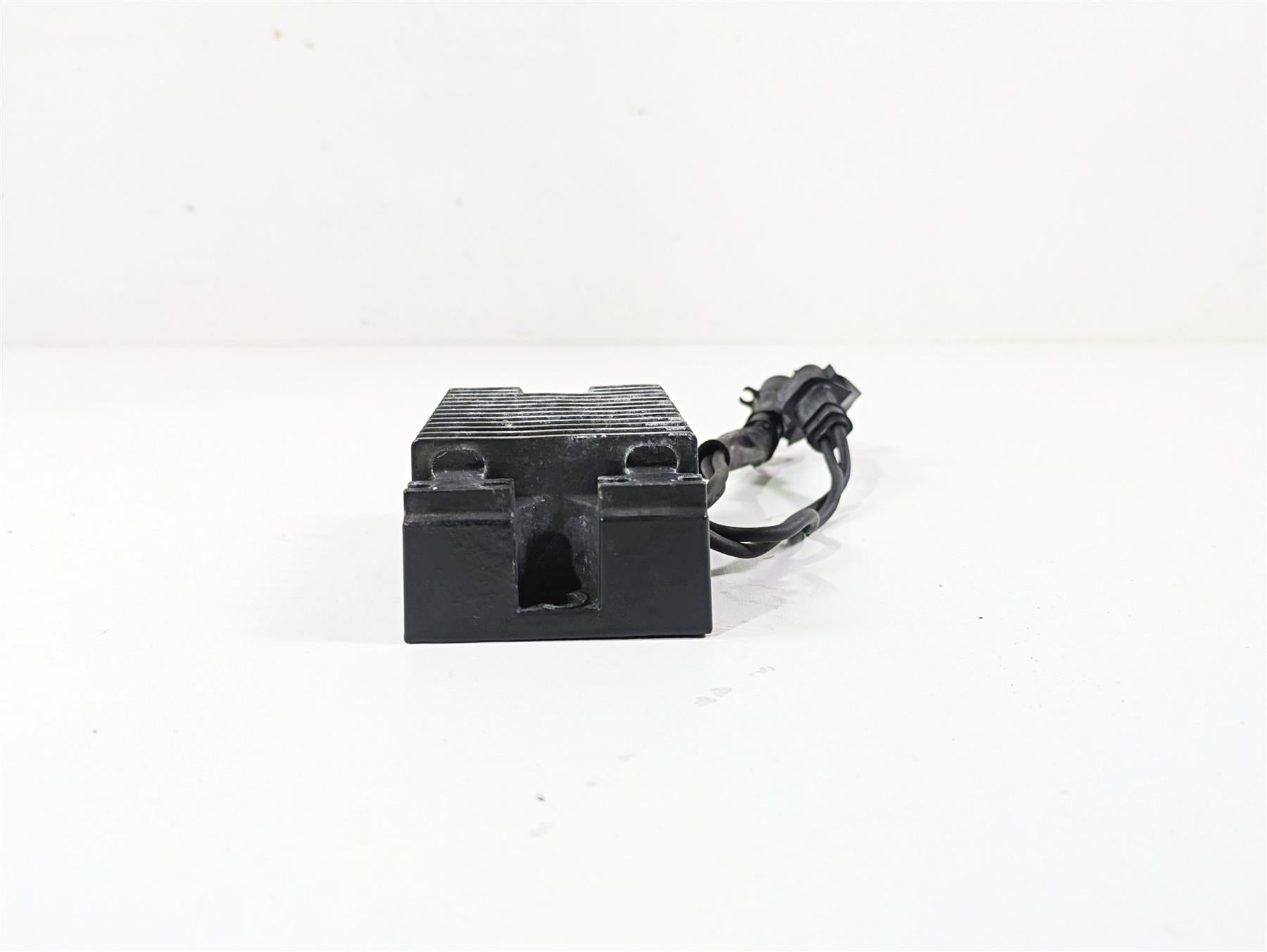 2007 Harley Sportster XL1200 C Rectifier Voltage Regulator 74546-07A {{ shop.shopifyCountryName }} - Mototech271