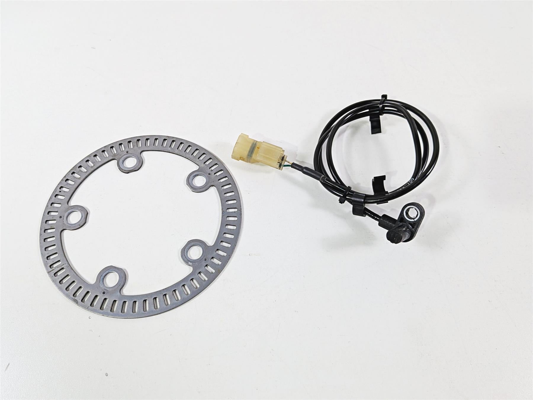 2019 Triumph Speed Triple RS 1050 Front Abs Brake Wheel Speed Sensor T2029270 {{ shop.shopifyCountryName }} - Mototech271