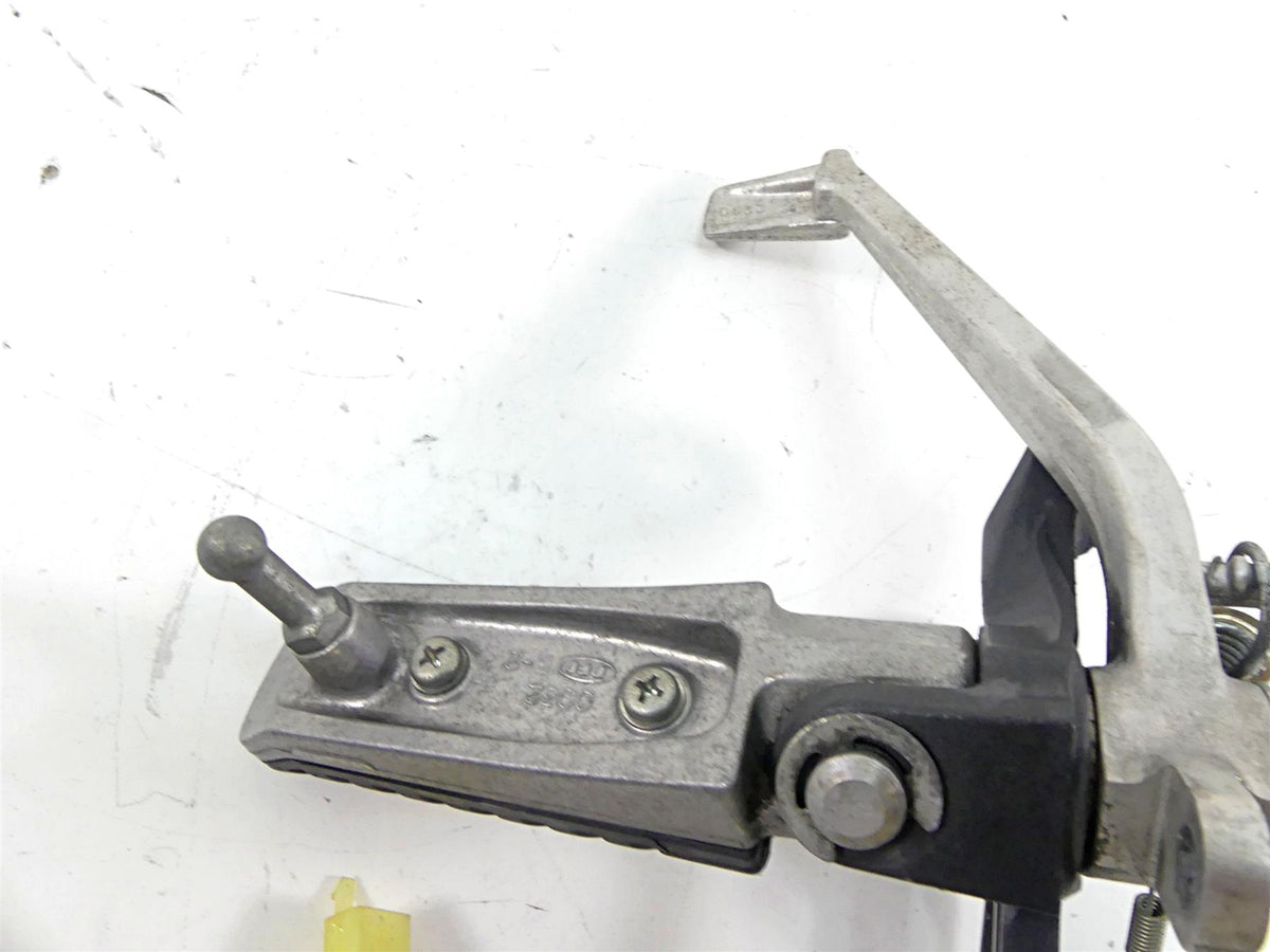 2010 Kawasaki ZX1400 ZX14 R Ninja Front Right Foot Peg & Brake Pedal 34028-0032 {{ shop.shopifyCountryName }} - Mototech271