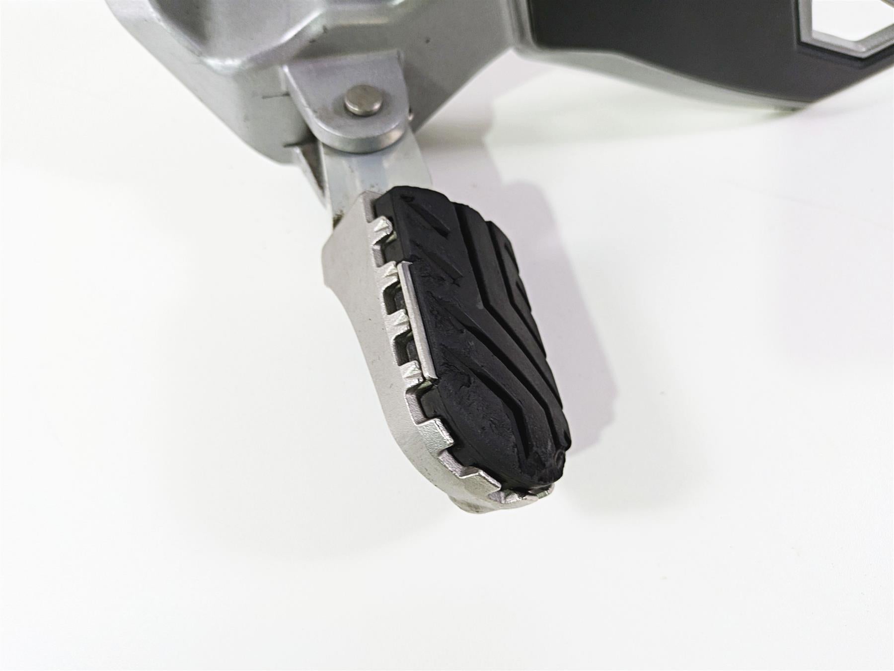 2015 Triumph Tiger Explorer XC Left Front Footpeg & Shifter T2081079 T2081888 {{ shop.shopifyCountryName }} - Mototech271