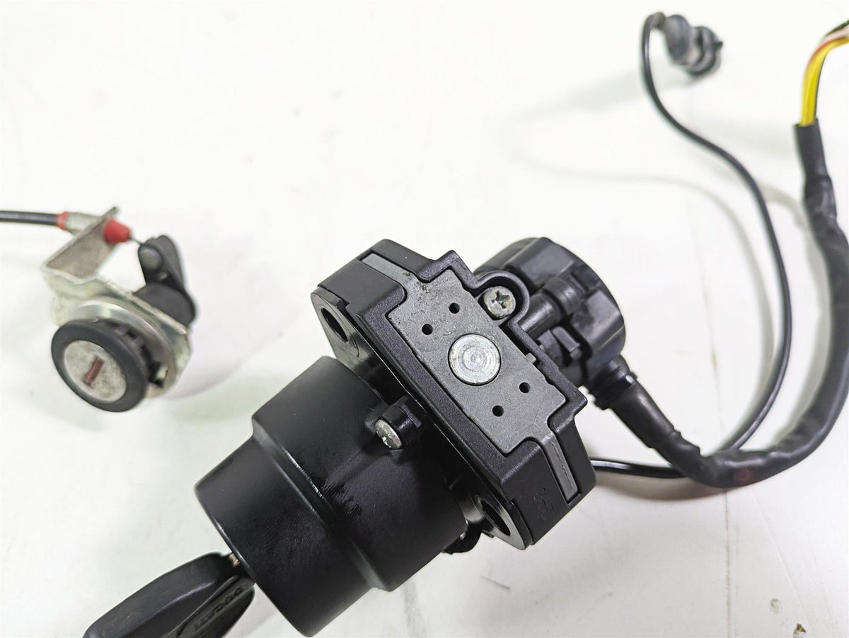 2009 Ducati Monster 1100 S Speedometer Gauge 19K Ignition Switch Key 40610703A {{ shop.shopifyCountryName }} - Mototech271