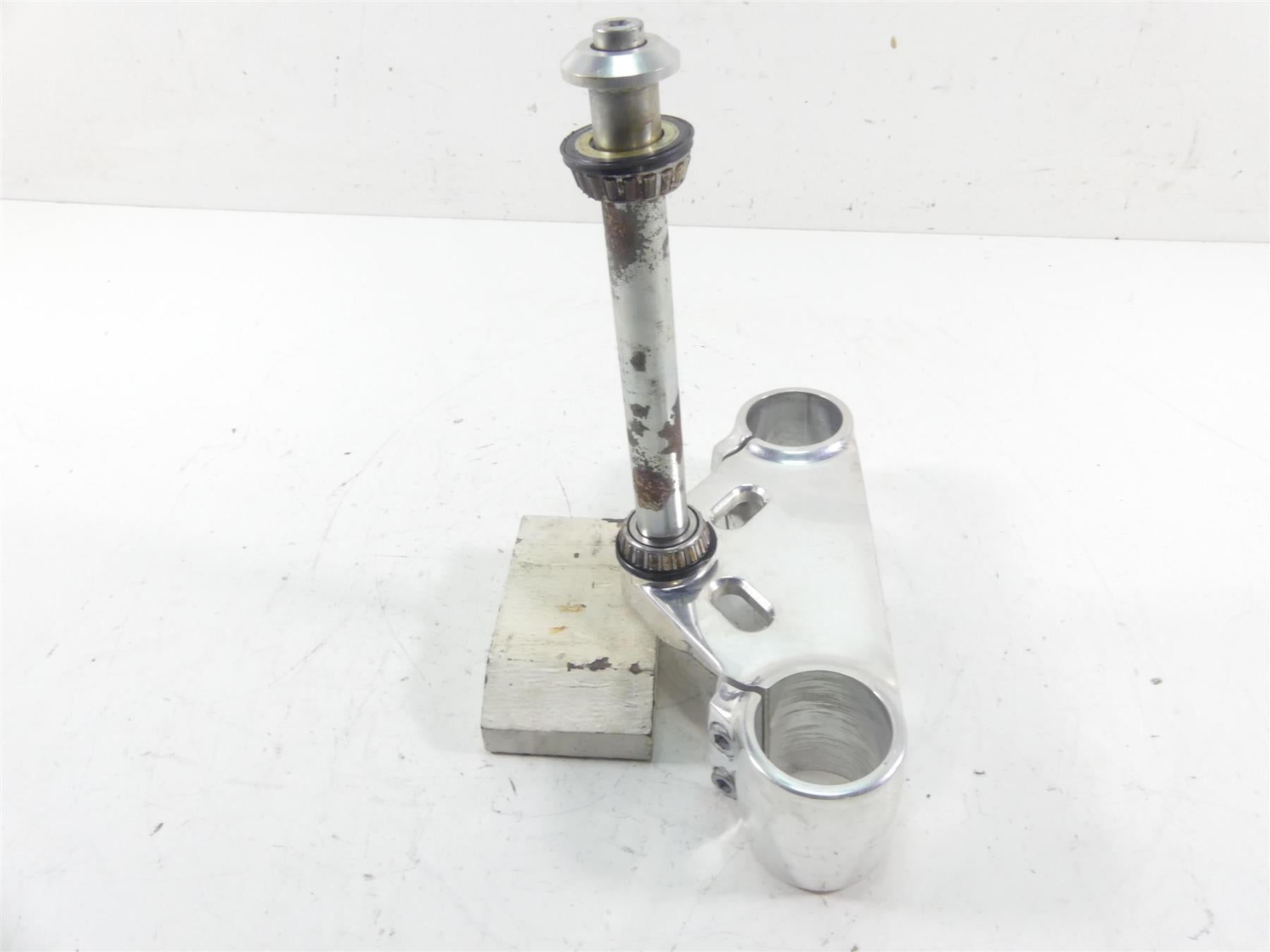 2012 Harley VRSCF Muscle Rod Lower Triple Tree Steering Clamp 46892-09B {{ shop.shopifyCountryName }} - Mototech271