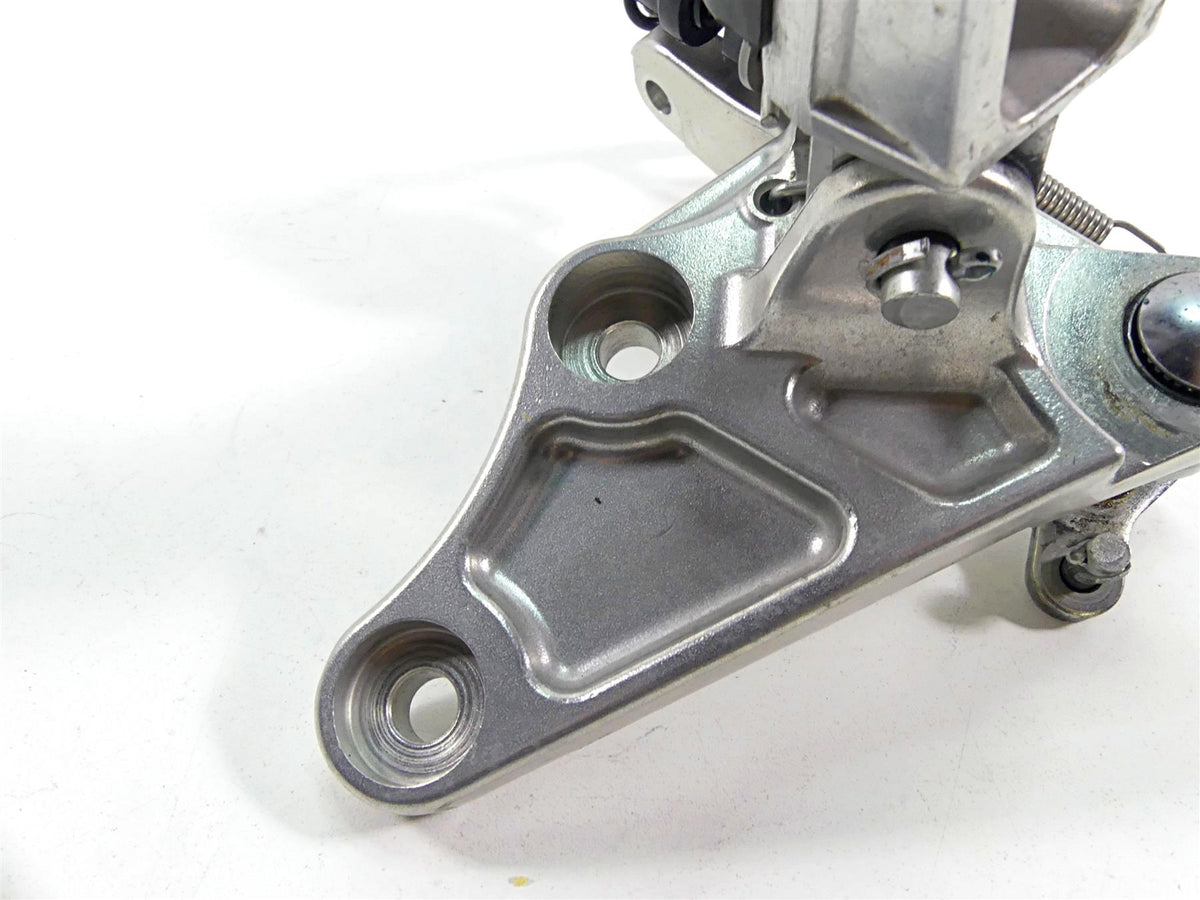 2012 Yamaha VMX17 VMAX 1700 Right Footpeg Foot Peg Res 2S3-27443-00-00 {{ shop.shopifyCountryName }} - Mototech271