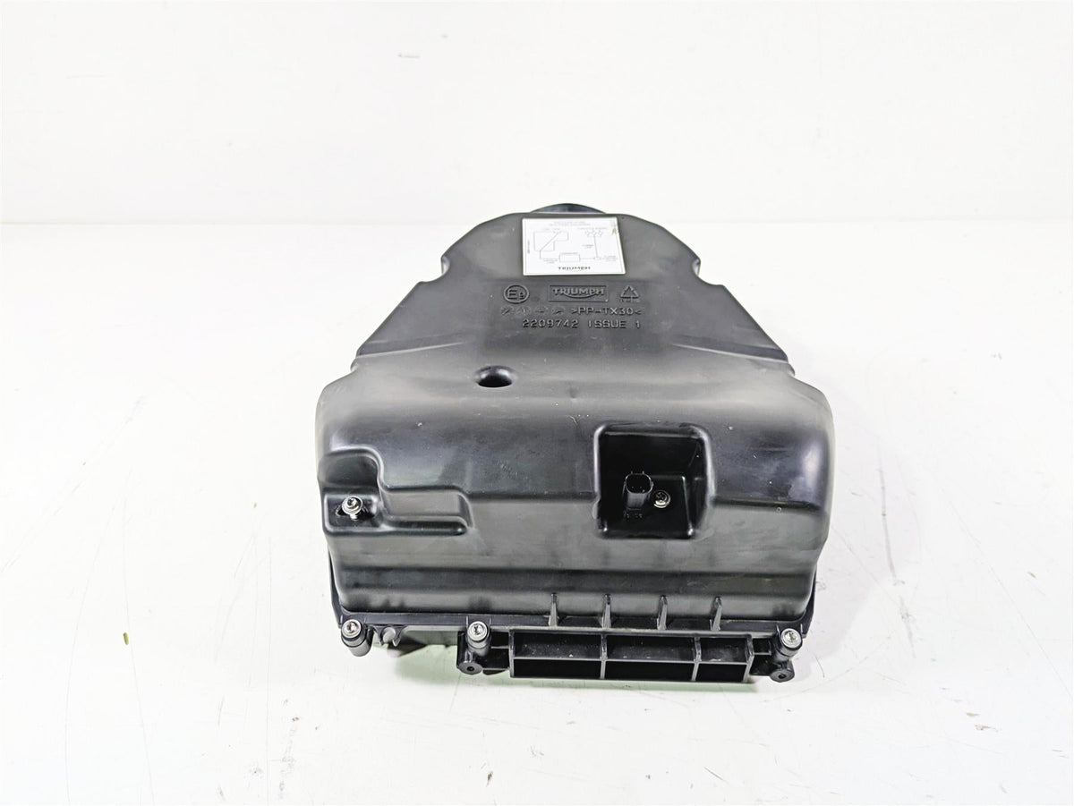 2020 Triumph Daytona 765 Moto2 Air Box Cleaner Breather Set T2209874 {{ shop.shopifyCountryName }} - Mototech271