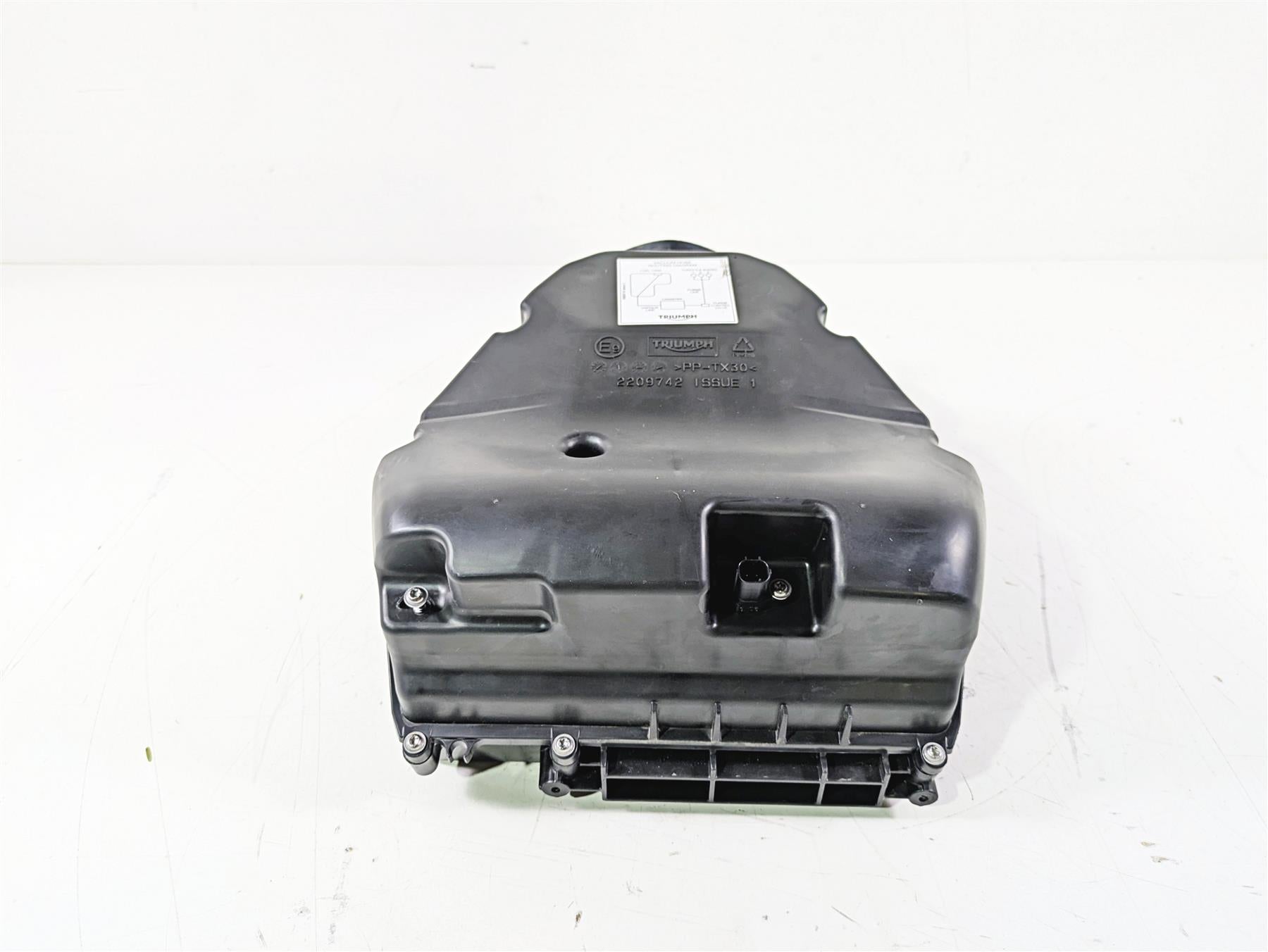 2020 Triumph Daytona 765 Moto2 Air Box Cleaner Breather Set T2209874 {{ shop.shopifyCountryName }} - Mototech271