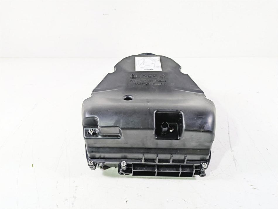 2020 Triumph Daytona 765 Moto2 Air Box Cleaner Breather Set T2209874 {{ shop.shopifyCountryName }} - Mototech271