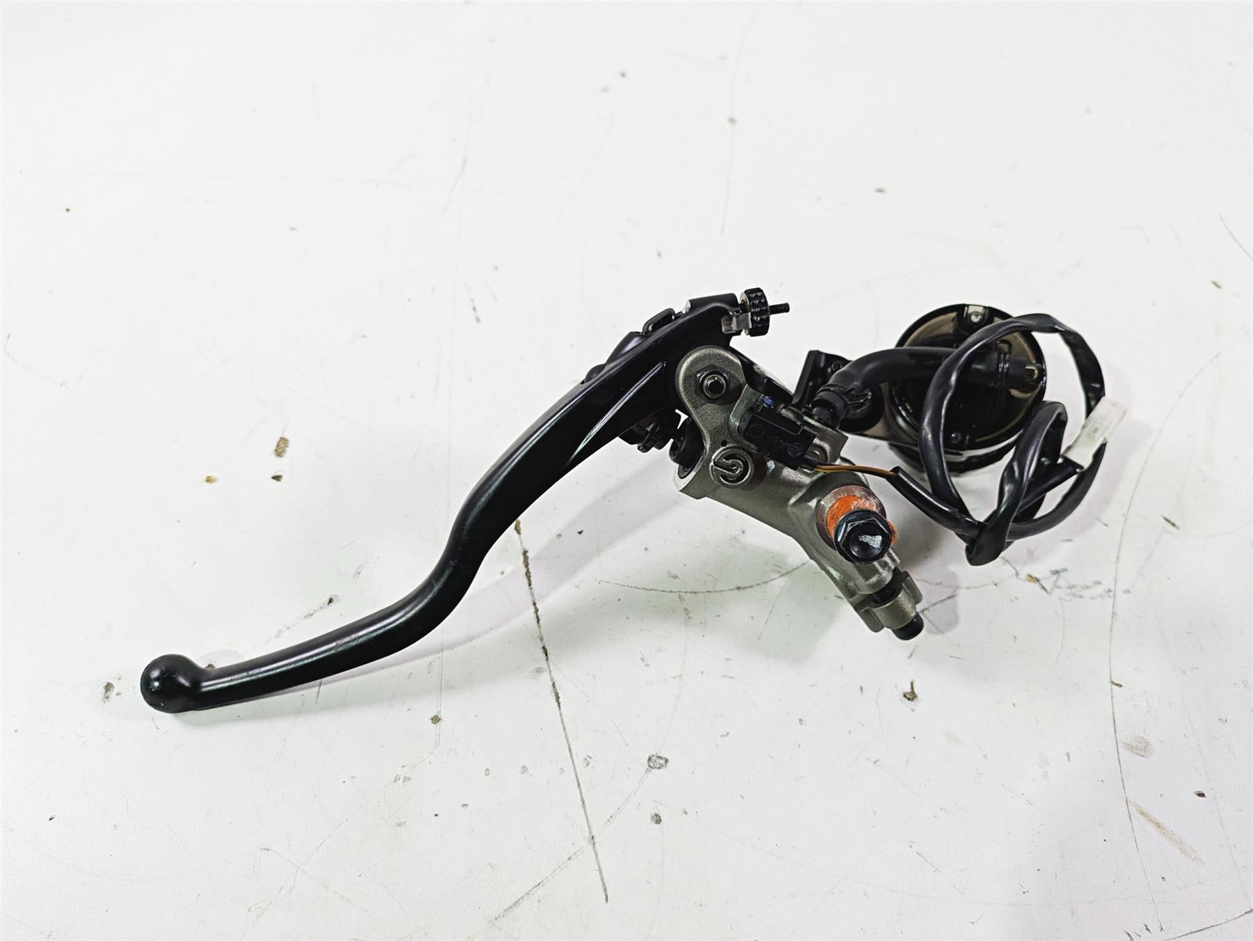 2019 Triumph Speed Triple RS 1050 Brembo Front Radial Brake Master Cylinder {{ shop.shopifyCountryName }} - Mototech271