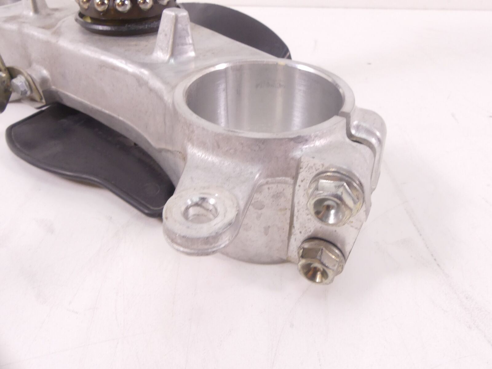 2018 Suzuki GSXR750 Lower Triple Tree Steering Yoke 53mm 51410-01H10 {{ shop.shopifyCountryName }} - Mototech271
