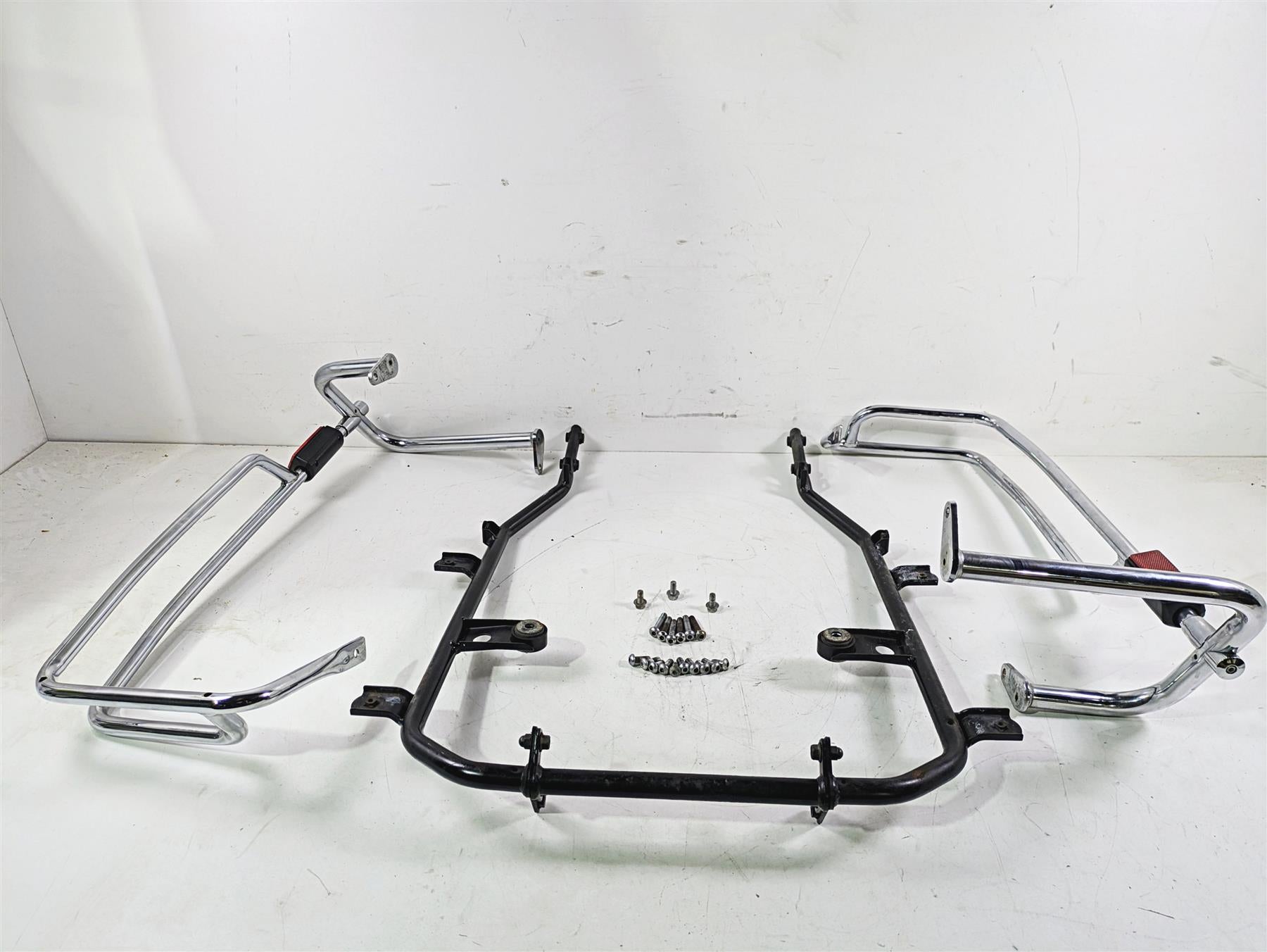 2004 Yamaha XVZ1300 Royal Star Saddlebag Rack Holder Carrier Set 4XY-2841K-00-00 {{ shop.shopifyCountryName }} - Mototech271