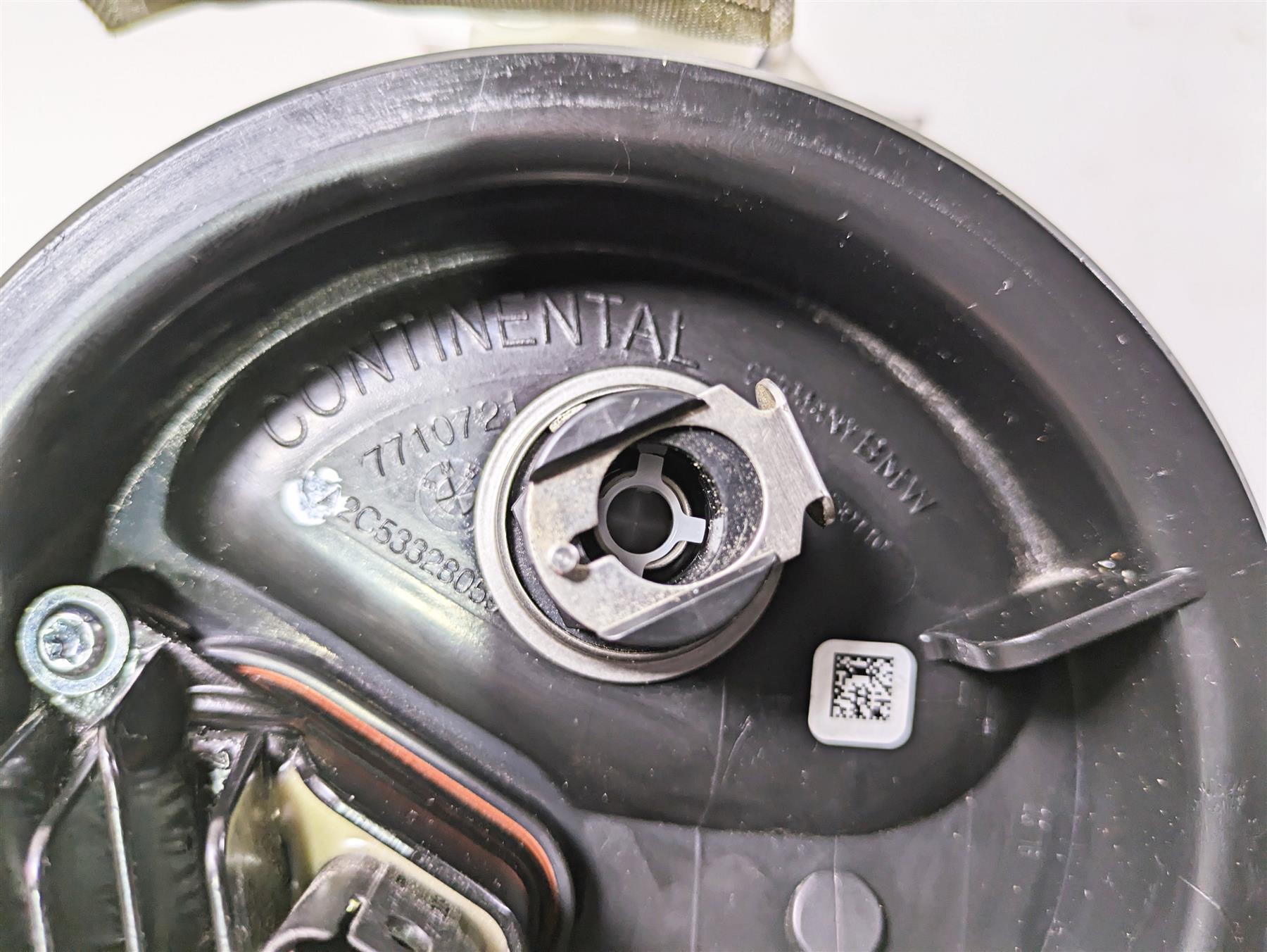 2016 BMW S1000RR K46 Fuel Gas Petrol Pump Tested 16147718349 {{ shop.shopifyCountryName }} - Mototech271